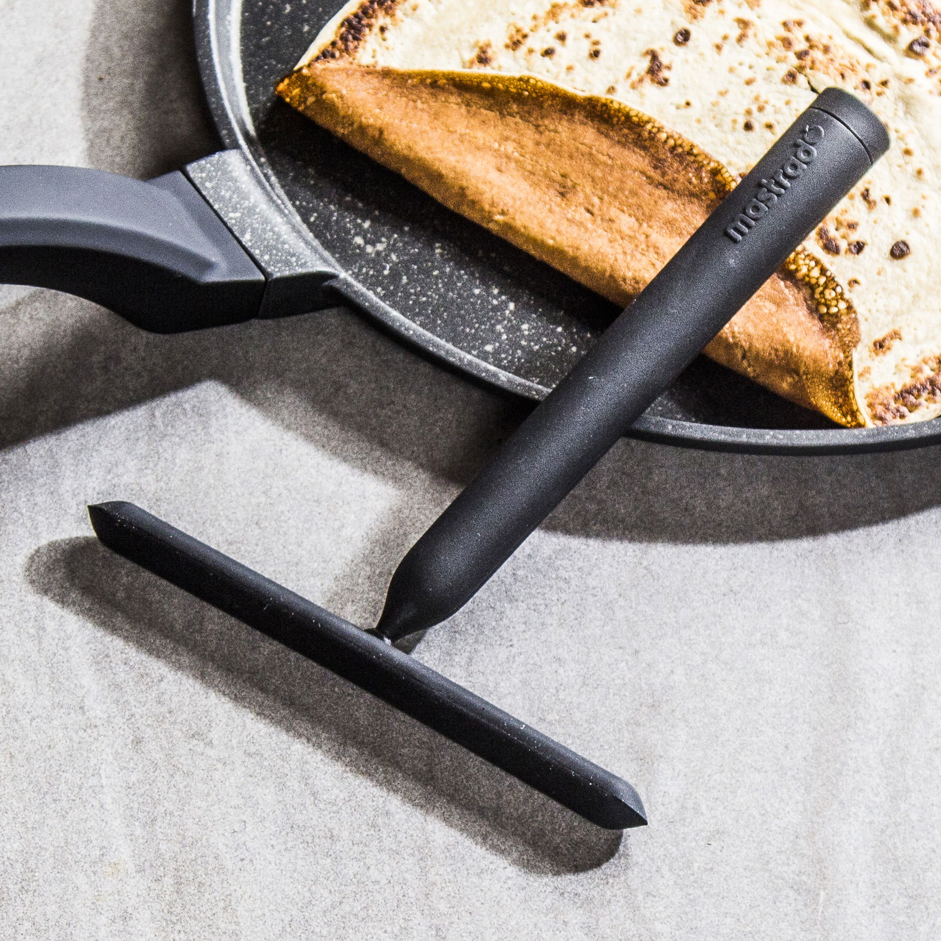 MASTRAD Palacinka čierny - valeček / valček na palacinky silikónový
