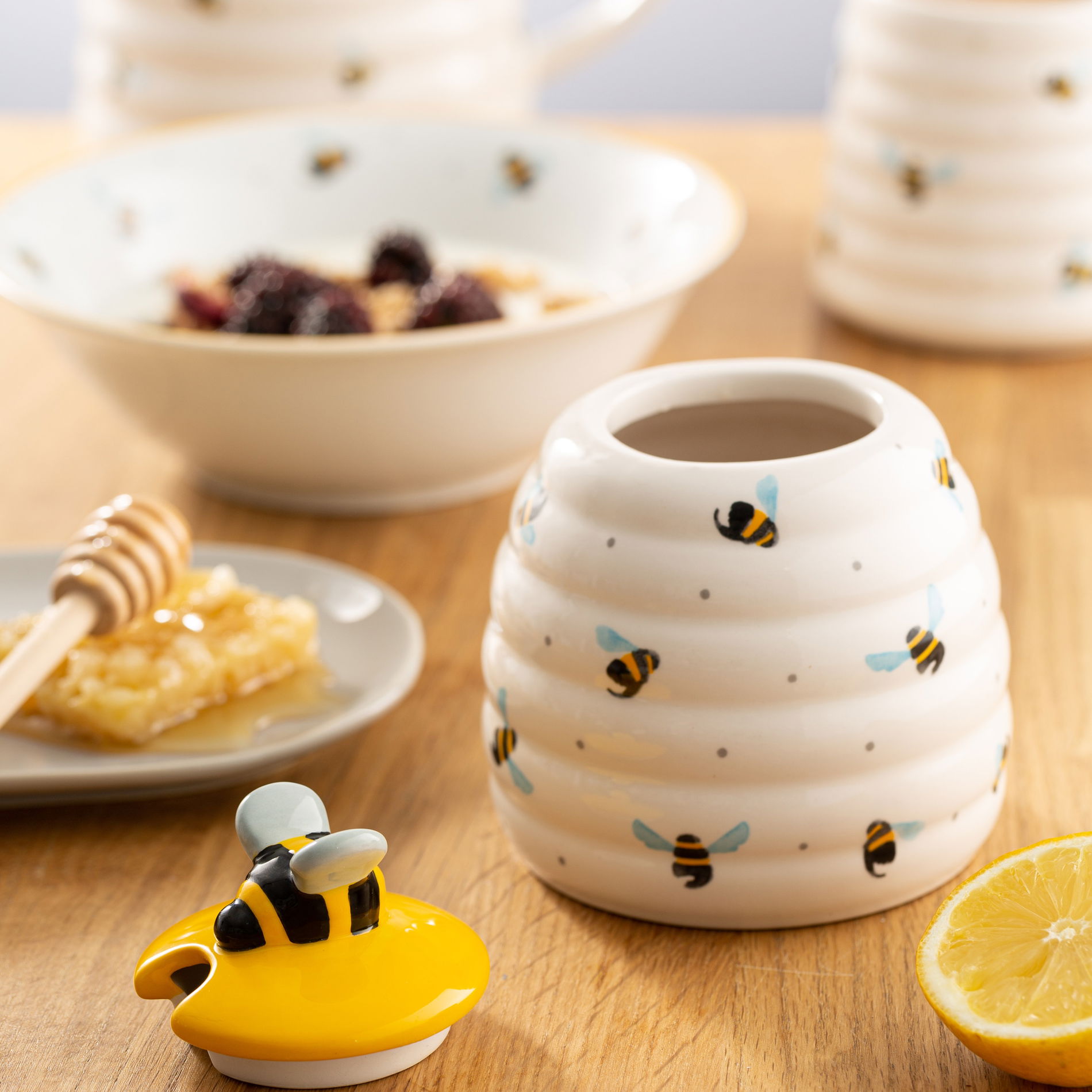 PRICE AND KENSINGTON Kameninová nádoba na med Sweet Bee s naběračkou