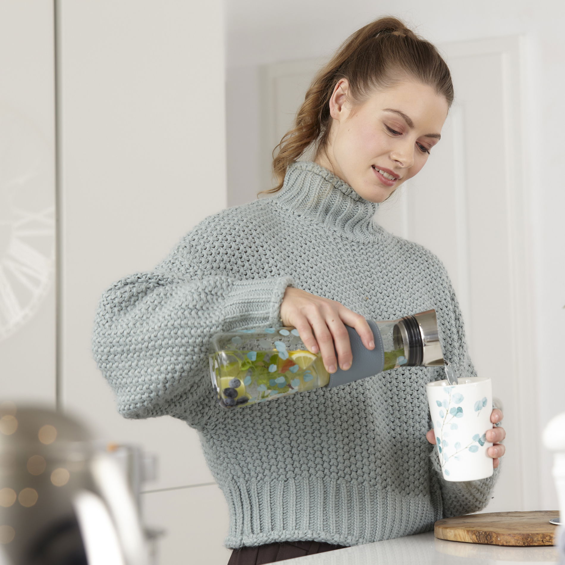 EIGENART Eve Eucalyptus 1,25 l tyrkysová - skleněná karafa s varnou konvicí