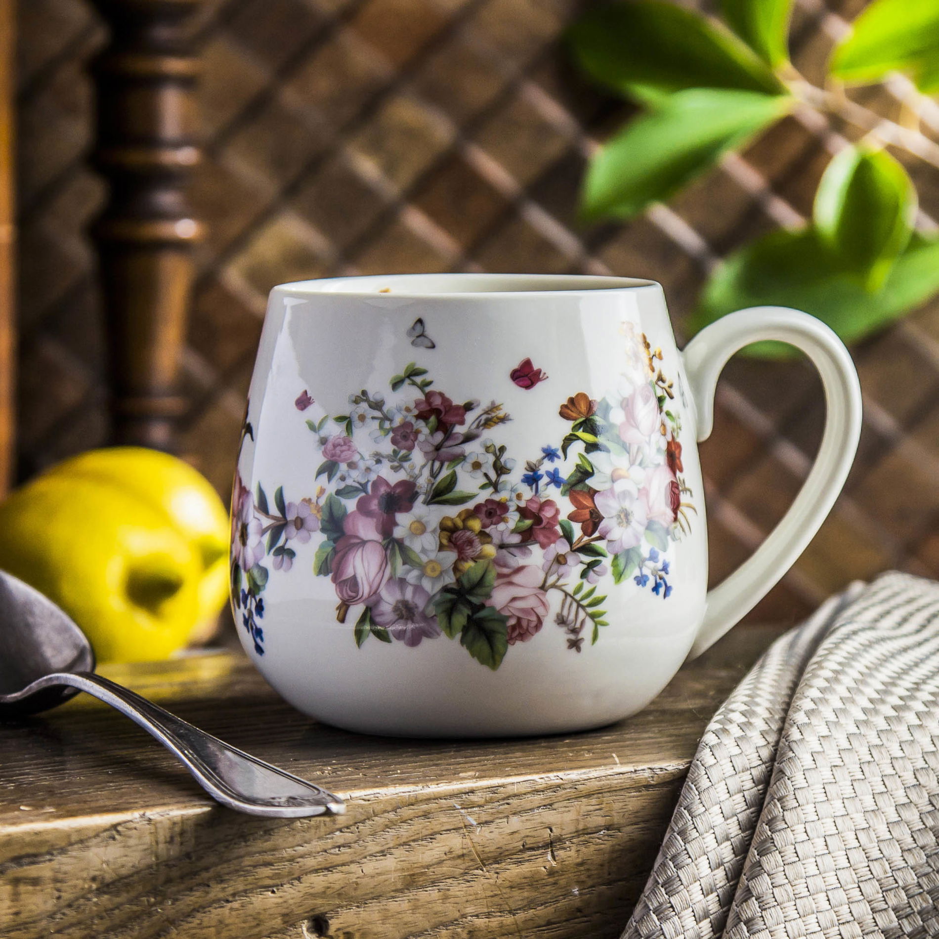 DUO VINTAGE FLOWERS WHITE AND SECESSION porcelánové hrnky 430 ml 4 ks.