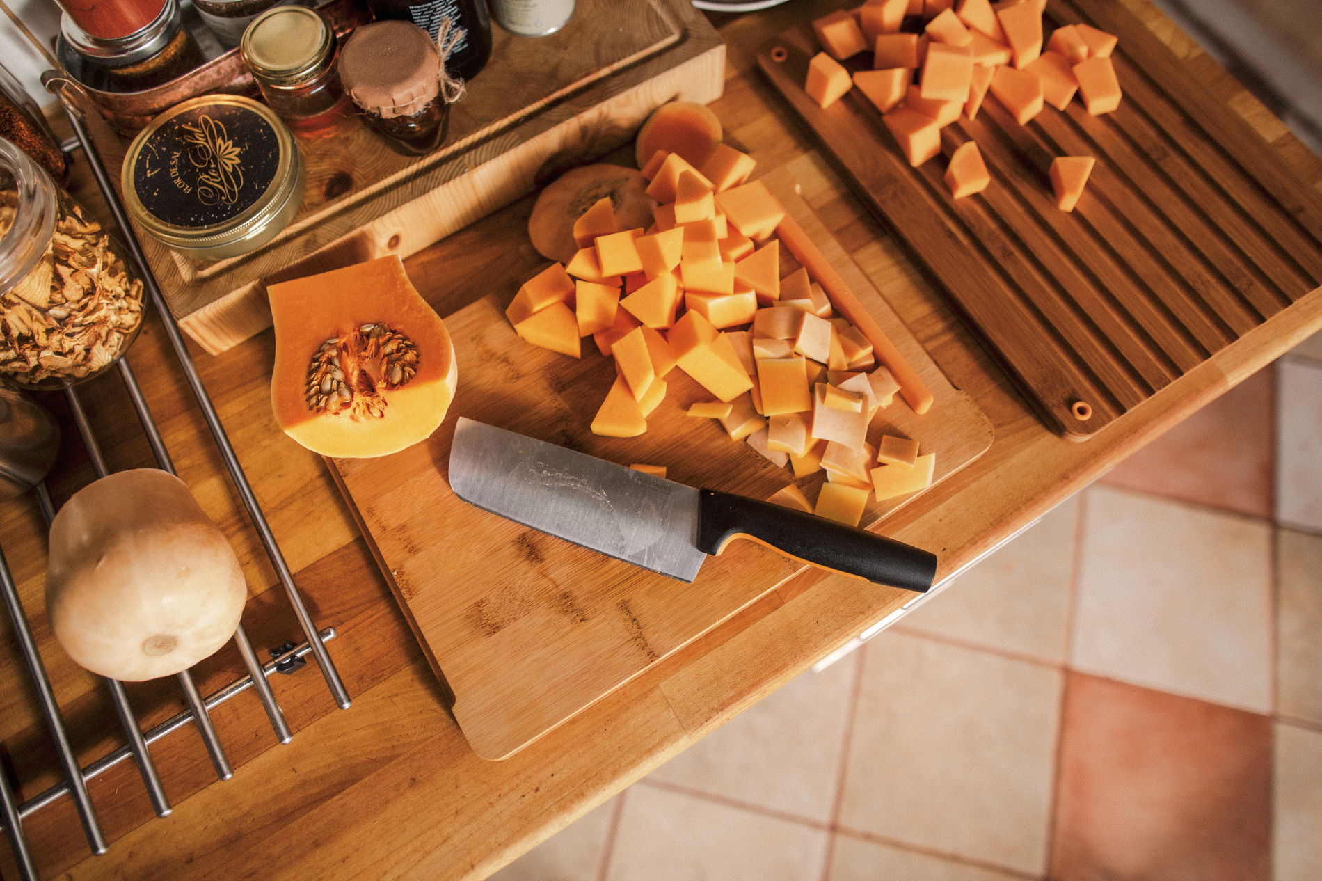 FISKARS Functional Form 14,5 cm čierny - japonský nôž Nakiri na zeleninu a ovocie z nehrdzavejúcej ocele
