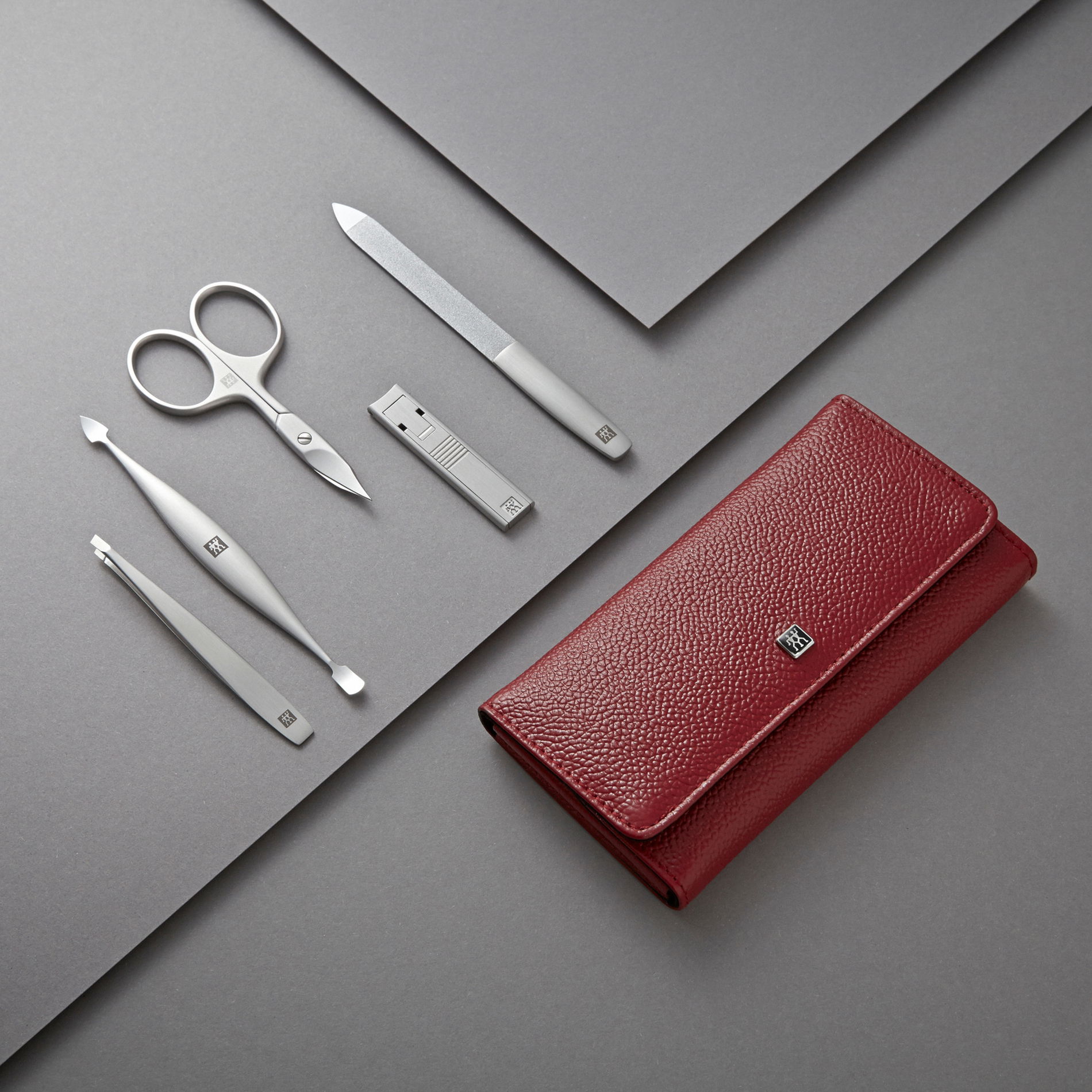 ZWILLING Twinox 6 el. czerwony - zestaw do paznokci podróżny ze stali nierdzewnej w etui ZWILLING Twinox 6 el. czerwony - zestaw do paznokci podróżny ze stali nierdzewnej w etui