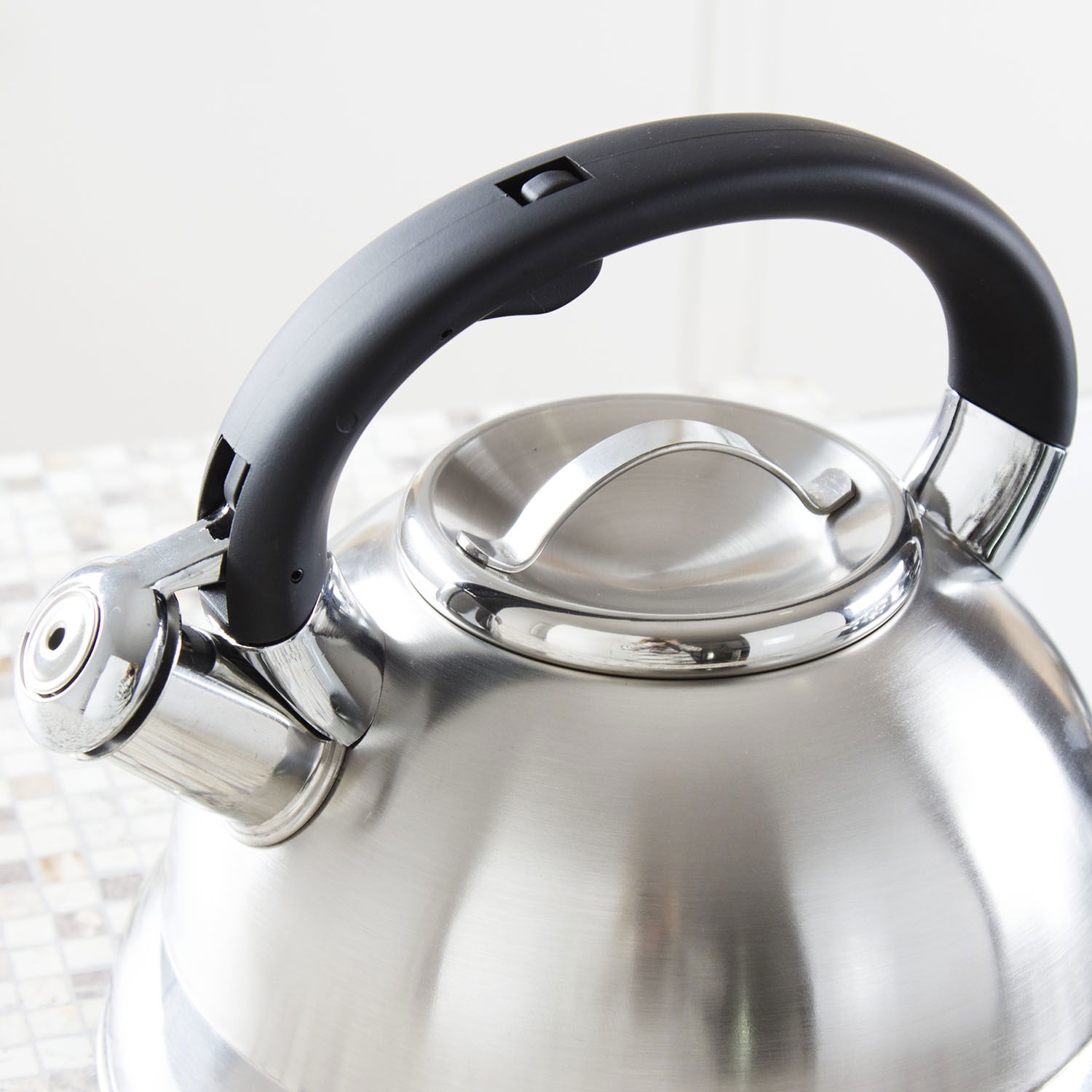 Nerezová konvice s píšťalkou ORINOKO BLACK 3 l