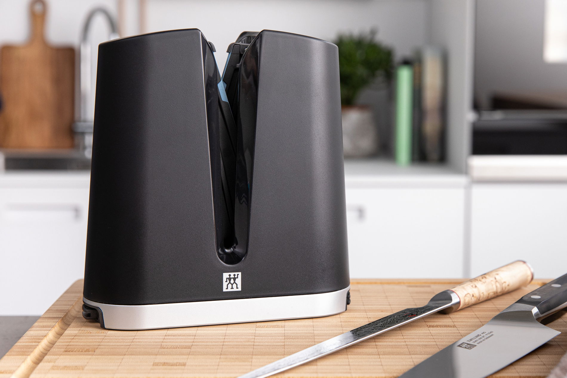 ZWILLING V-Edge – keramický brousek na nože (ostřič)