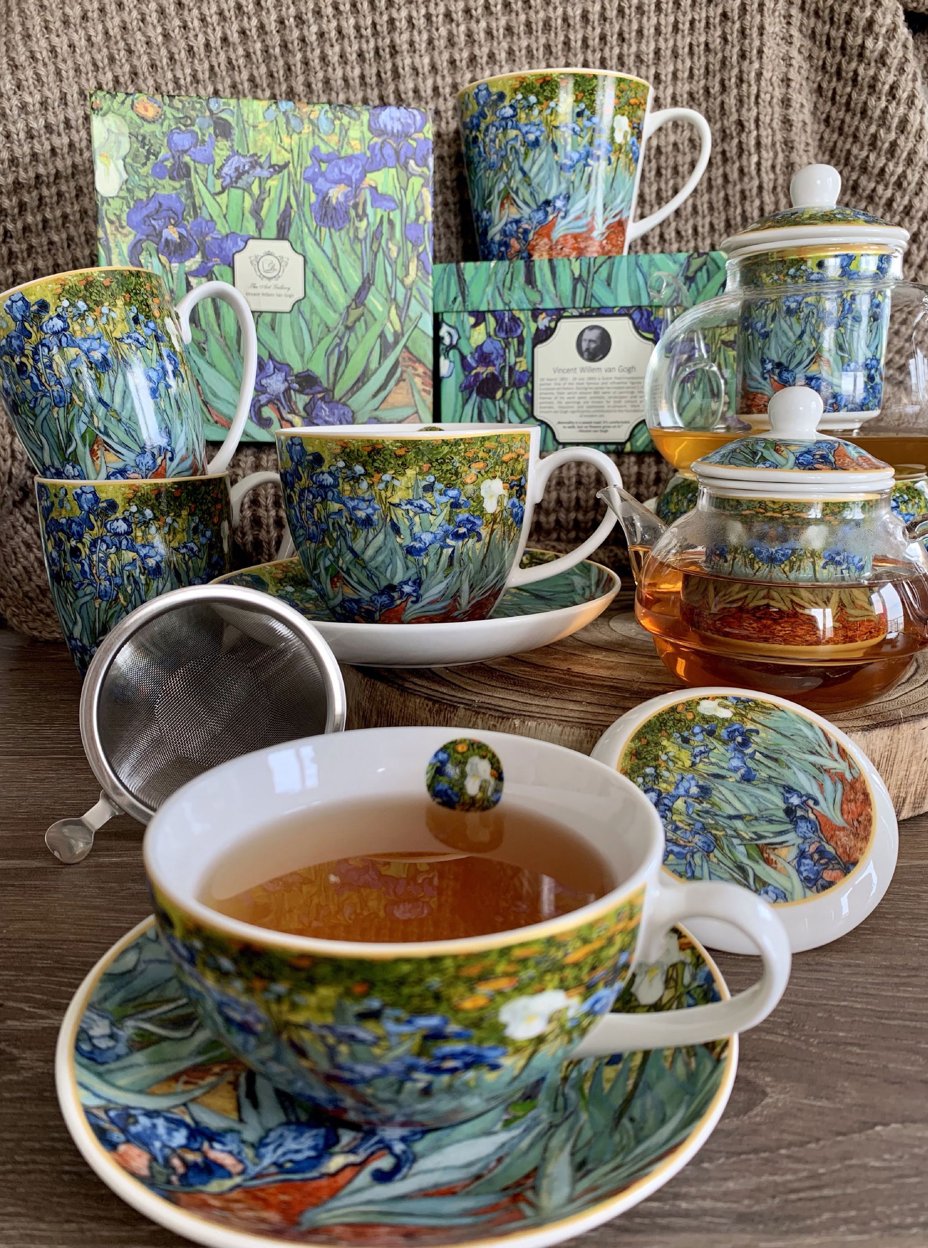 Porcelánový šálek na kávu a čaj s podšálkem DUO ART GALLERY IRISES BY V. VAN GOGH 270 ml
