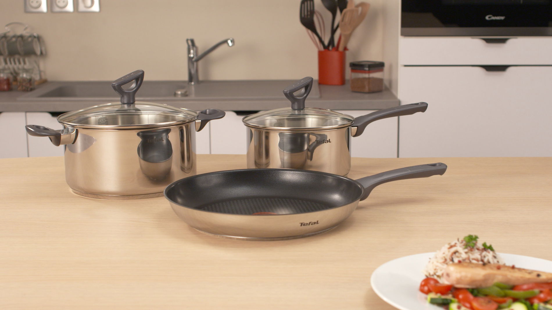 TEFAL Daily Cook 26 cm - titanová nepřilnavá pánev s teplotním senzorem pro smažení