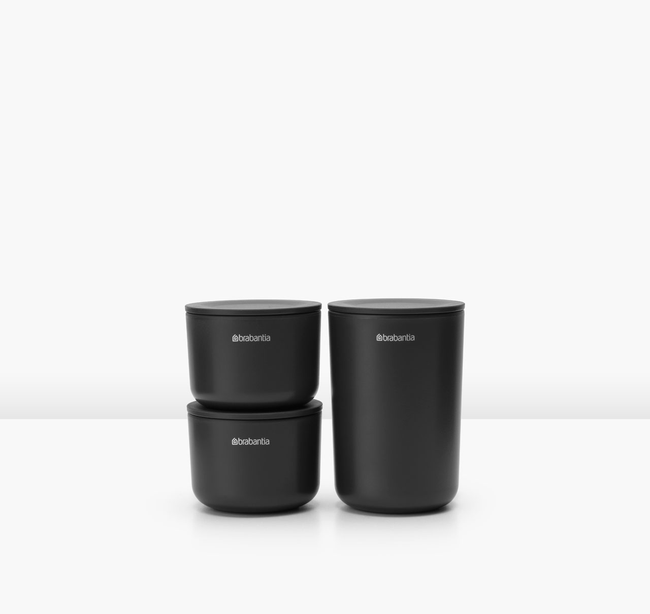 BRABANTIA Renew czarny - zestaw 3 pojemników plastikowych do przechowywania BRABANTIA Renew czarny - zestaw 3 pojemników plastikowych do przechowywania