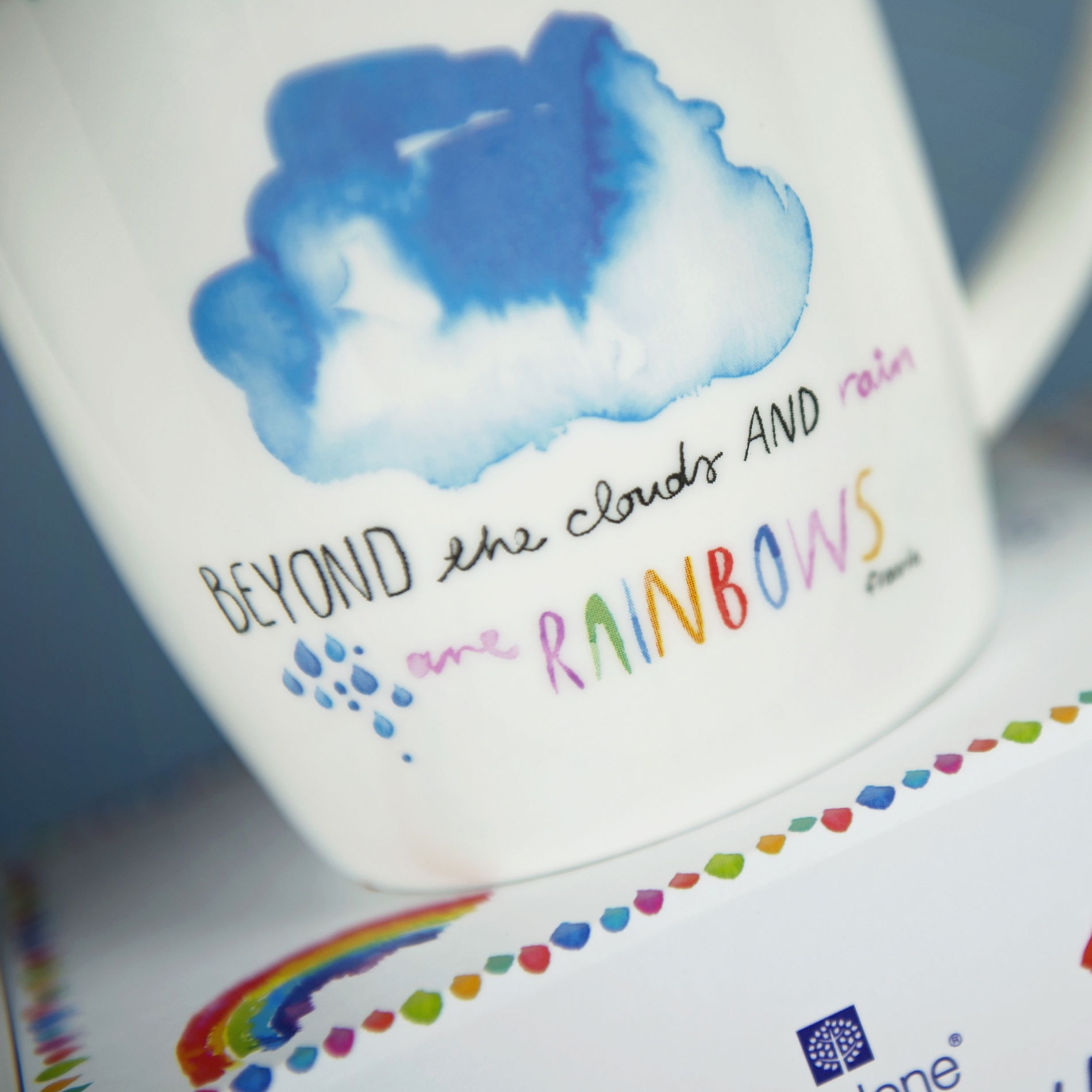 Porcelánový hrnek ASHDENE OVER THE RAINBOW MRAK bílý 375 ml