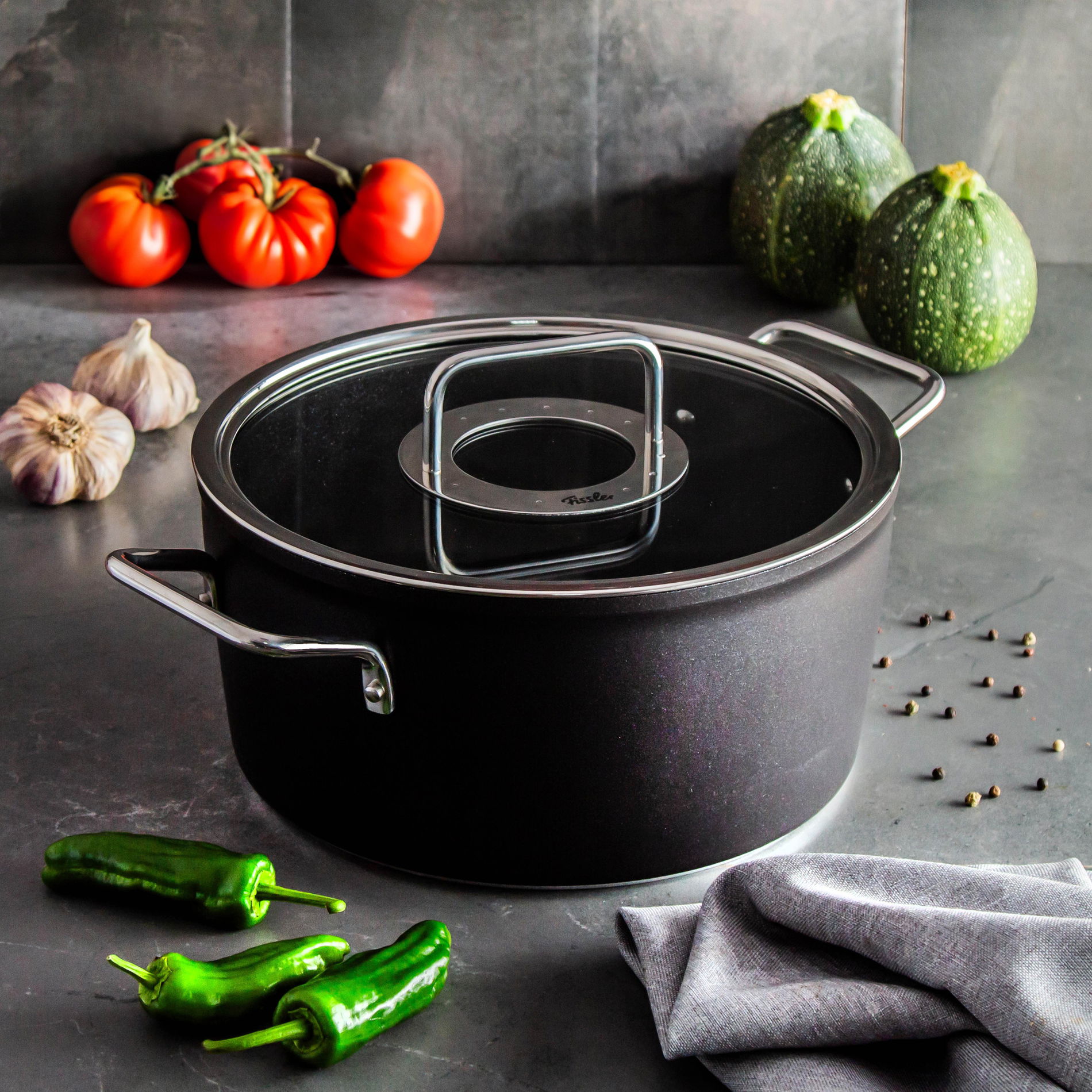 FISSLER Adamant 24 cm - hliníkový hrniec s pokrievkou