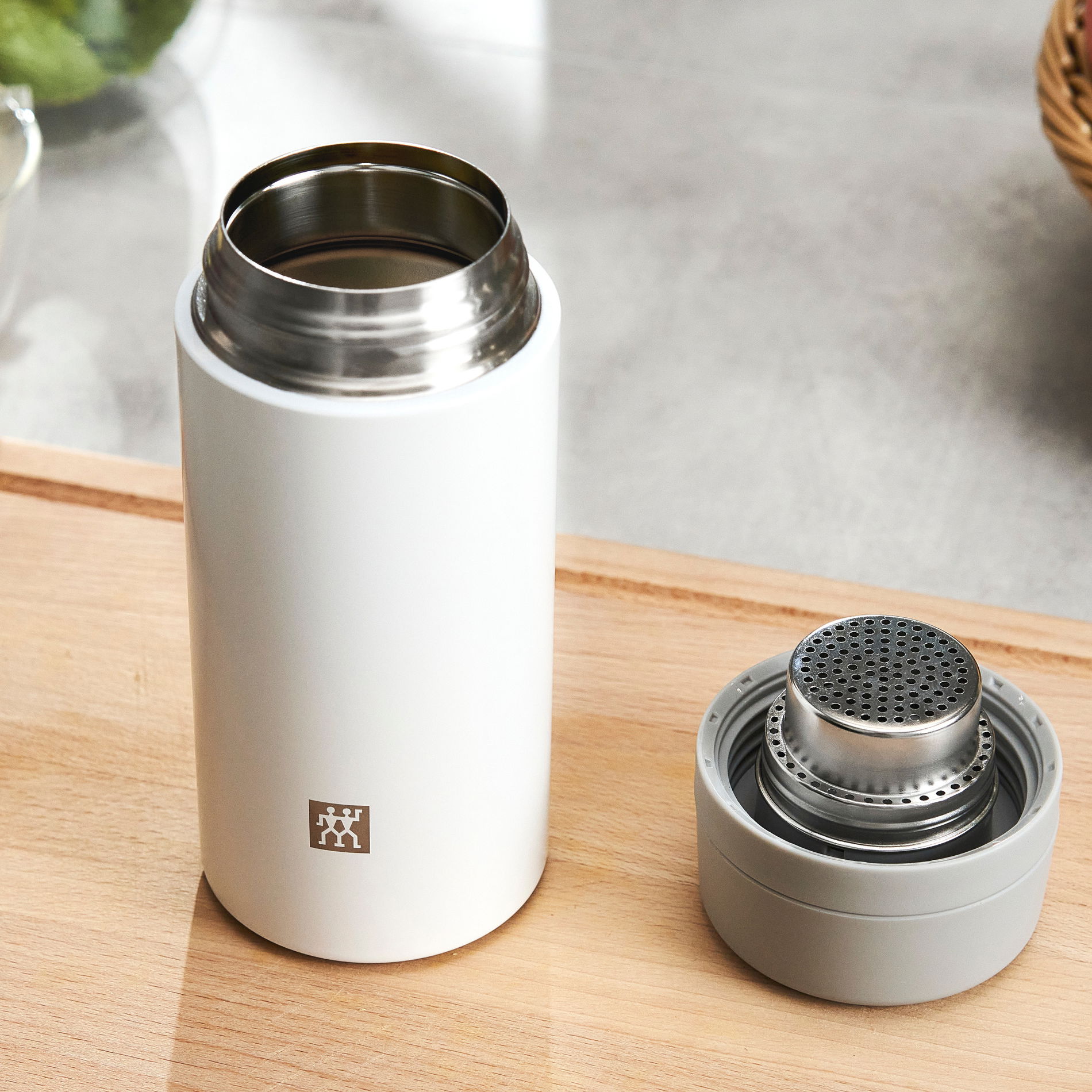 ZWILLING Thermo 420 ml biely - termo pohár z nerezovej ocele s čajovým infúzerom