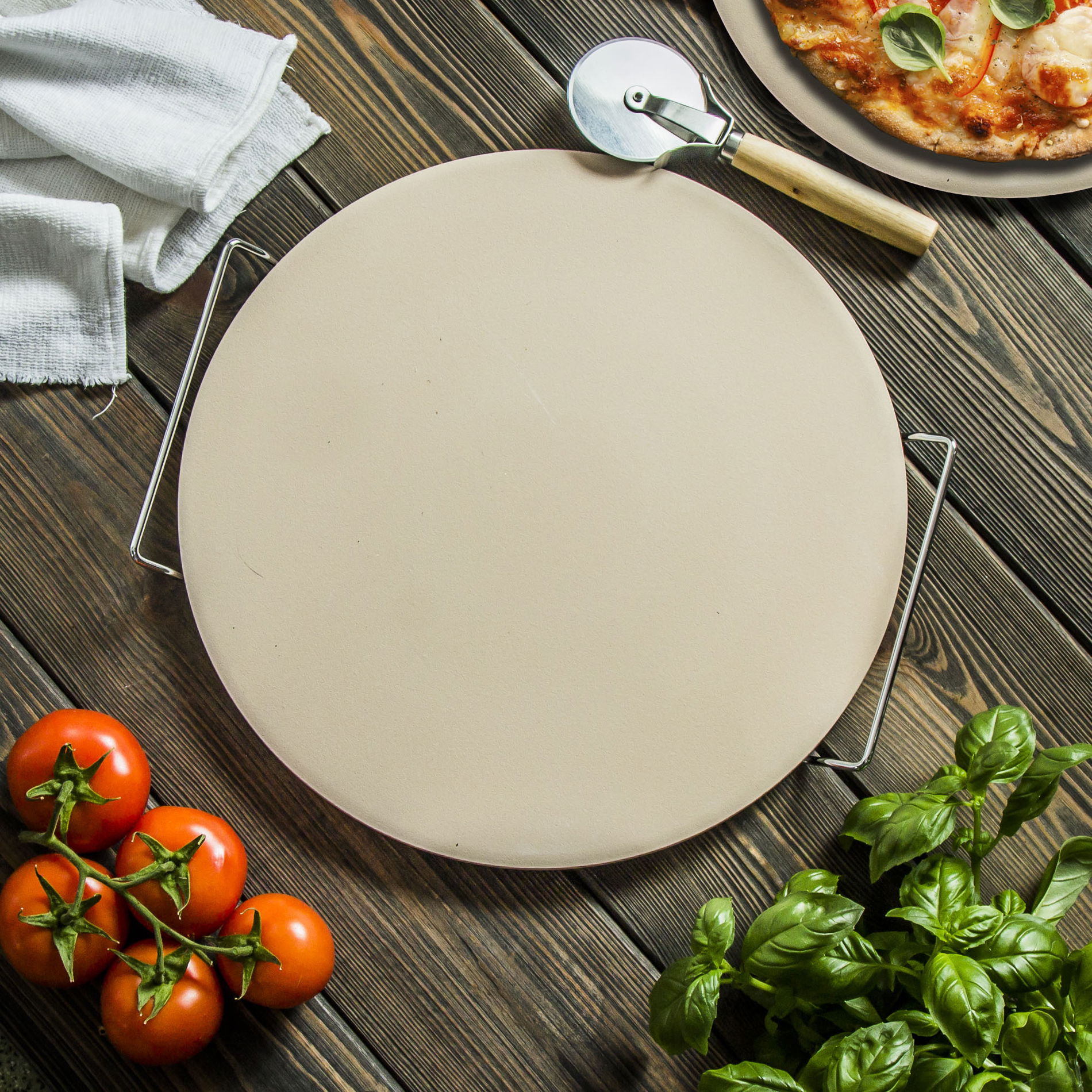 BROWIN 33 cm - kordieritový kámen na pizzu s držadlem a nožem