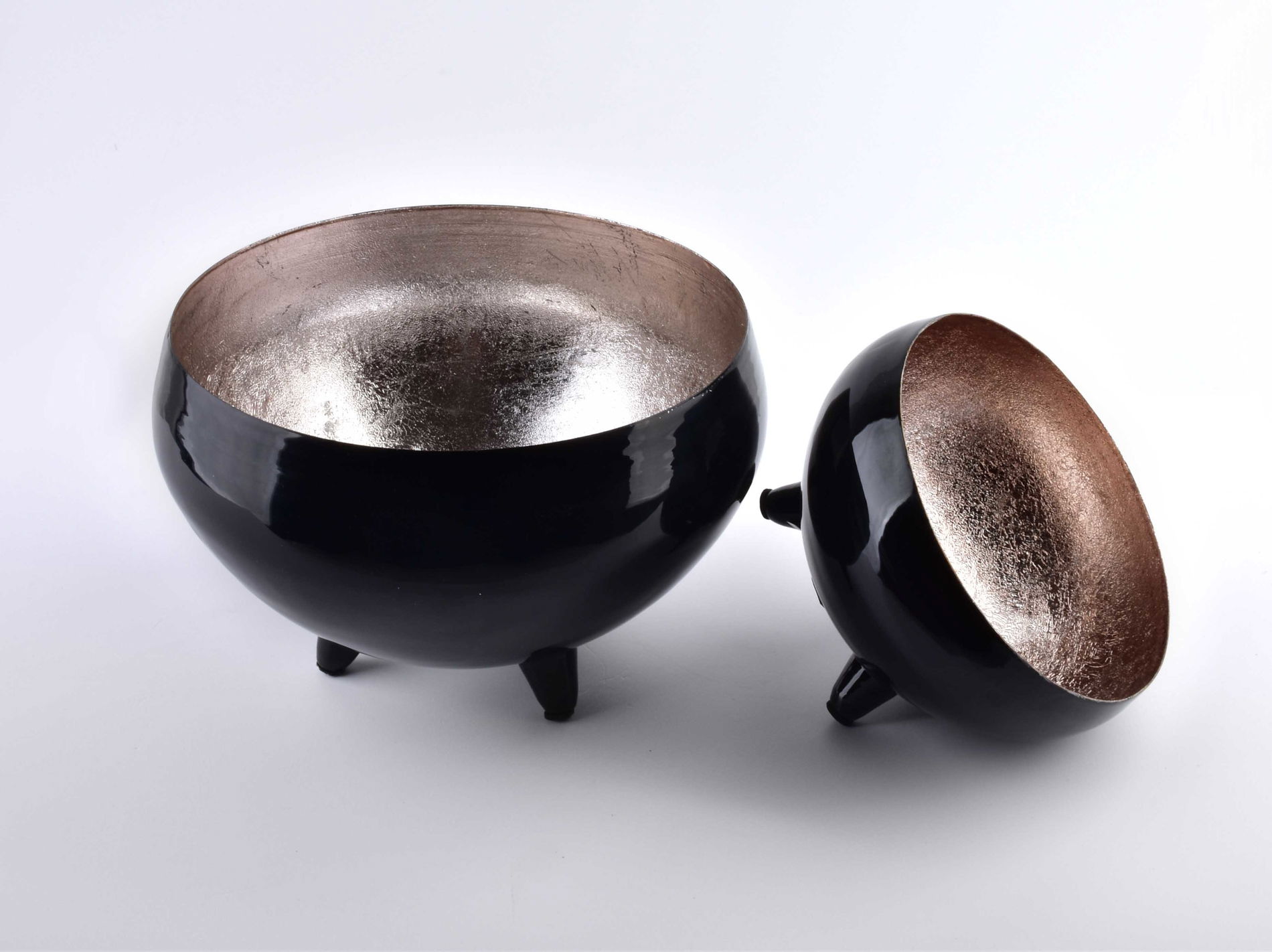 Kovová, ozdobná miska MONDEX ANISHA BLACK M ČERNÁ 22 cm