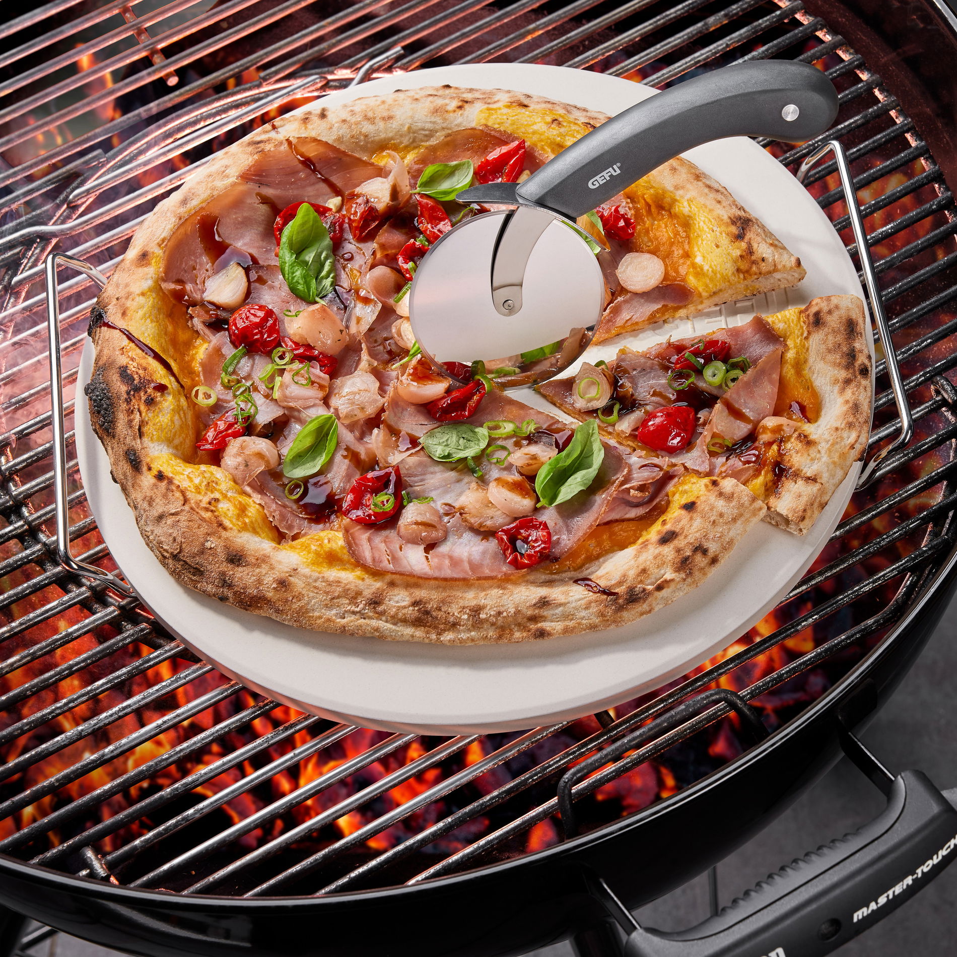 GEFU Darioso 33 cm - kordierytový kámen na pizzu s držadlem a nožem