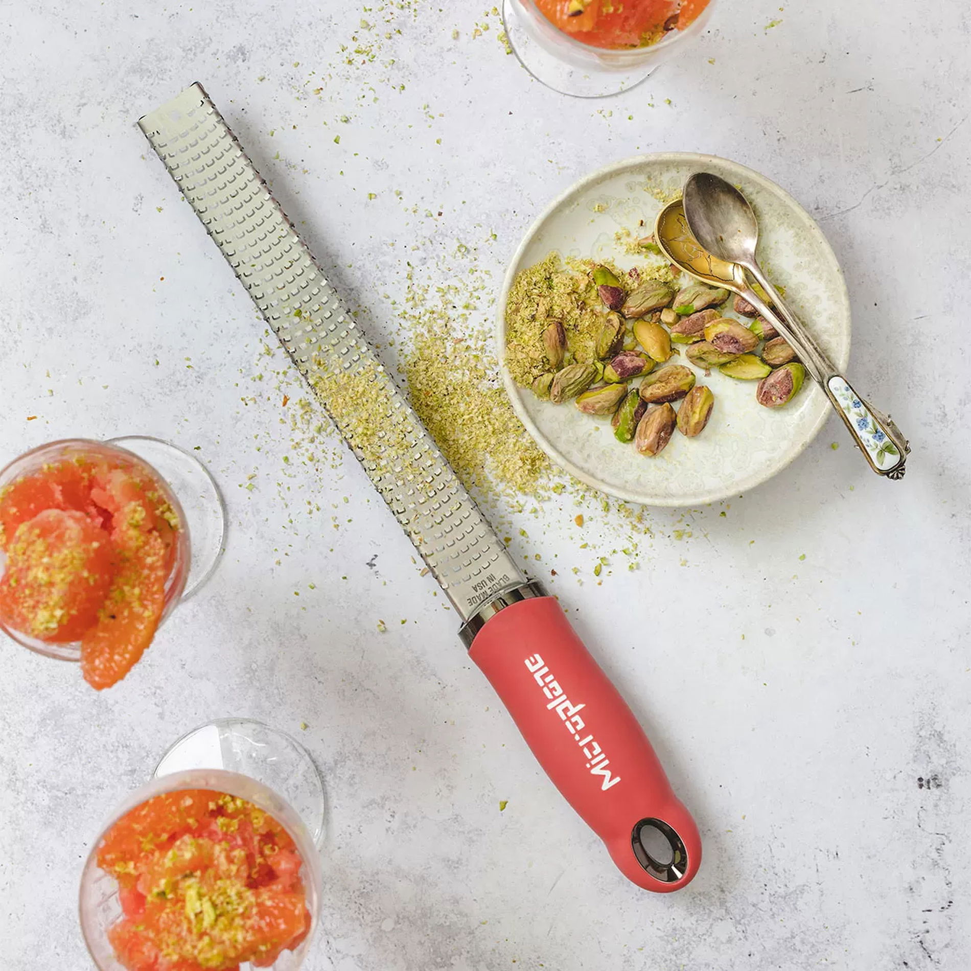 Zastosowanie – tarka do cytrusów, tarka do parmezanu oraz innych twardych produktów Zastosowanie – tarka do cytrusów, tarka do parmezanu oraz innych twardych produktów