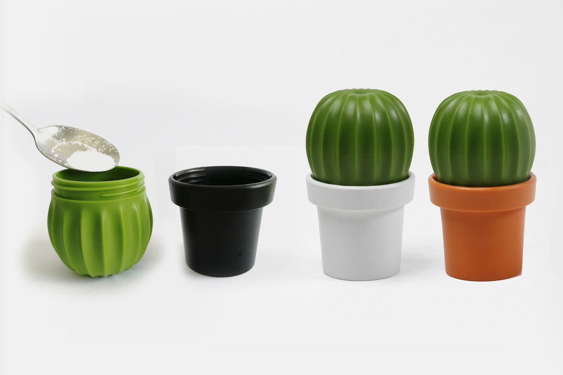 QUALY Tasty Cactus čierno-zelený - plastový ručný mlynček na soľ a čierne korenie