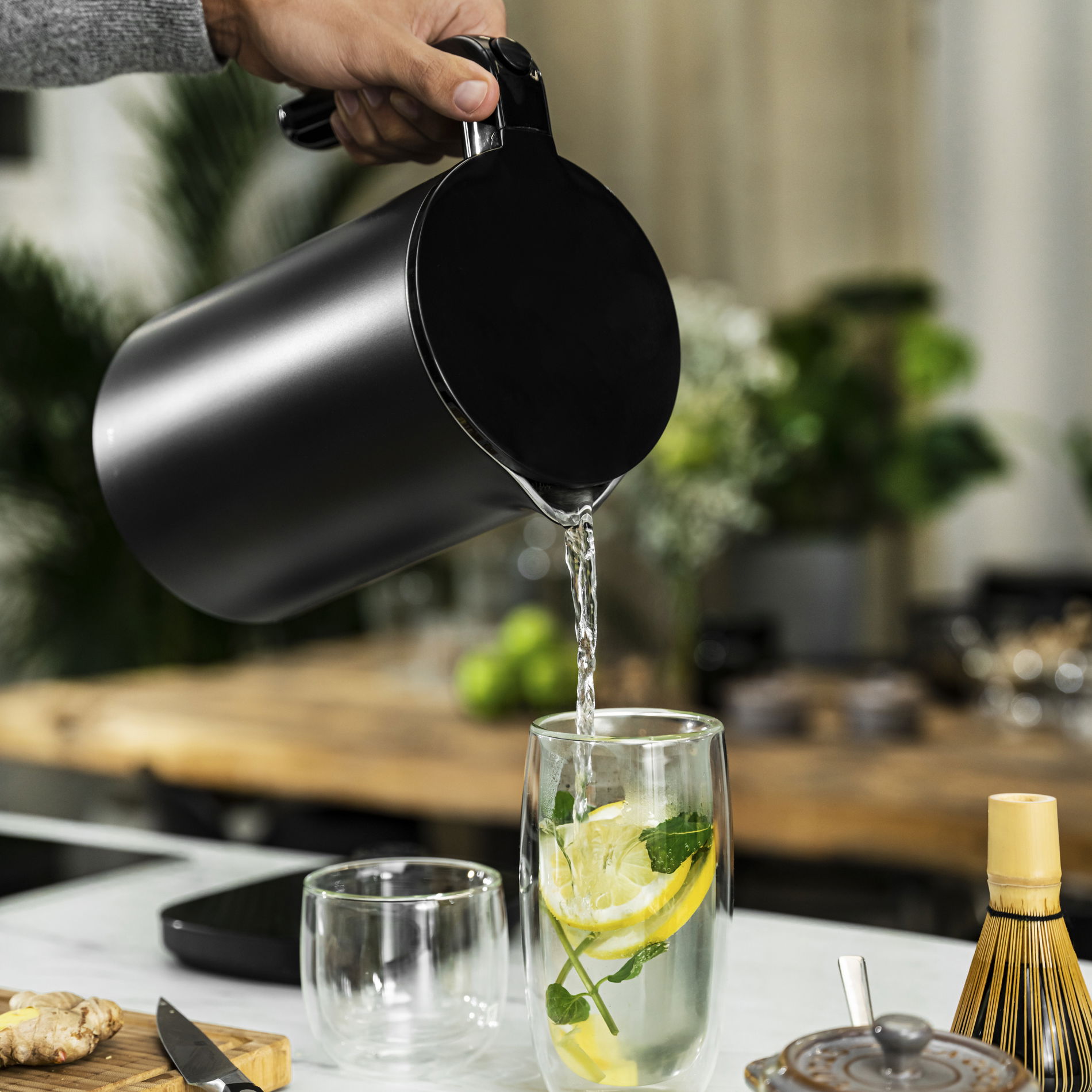 ZWILLING Enfinigy 1,5 l - elektrická bezdrátová rychlovarná konvice z nerezové oceli