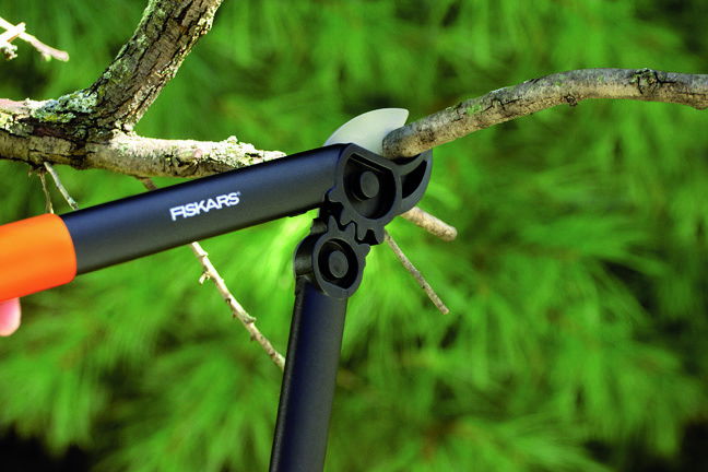 FISKARS PowerGear L31 S čierny - záhradné kladivkové nožnice s dvojitou oceľou