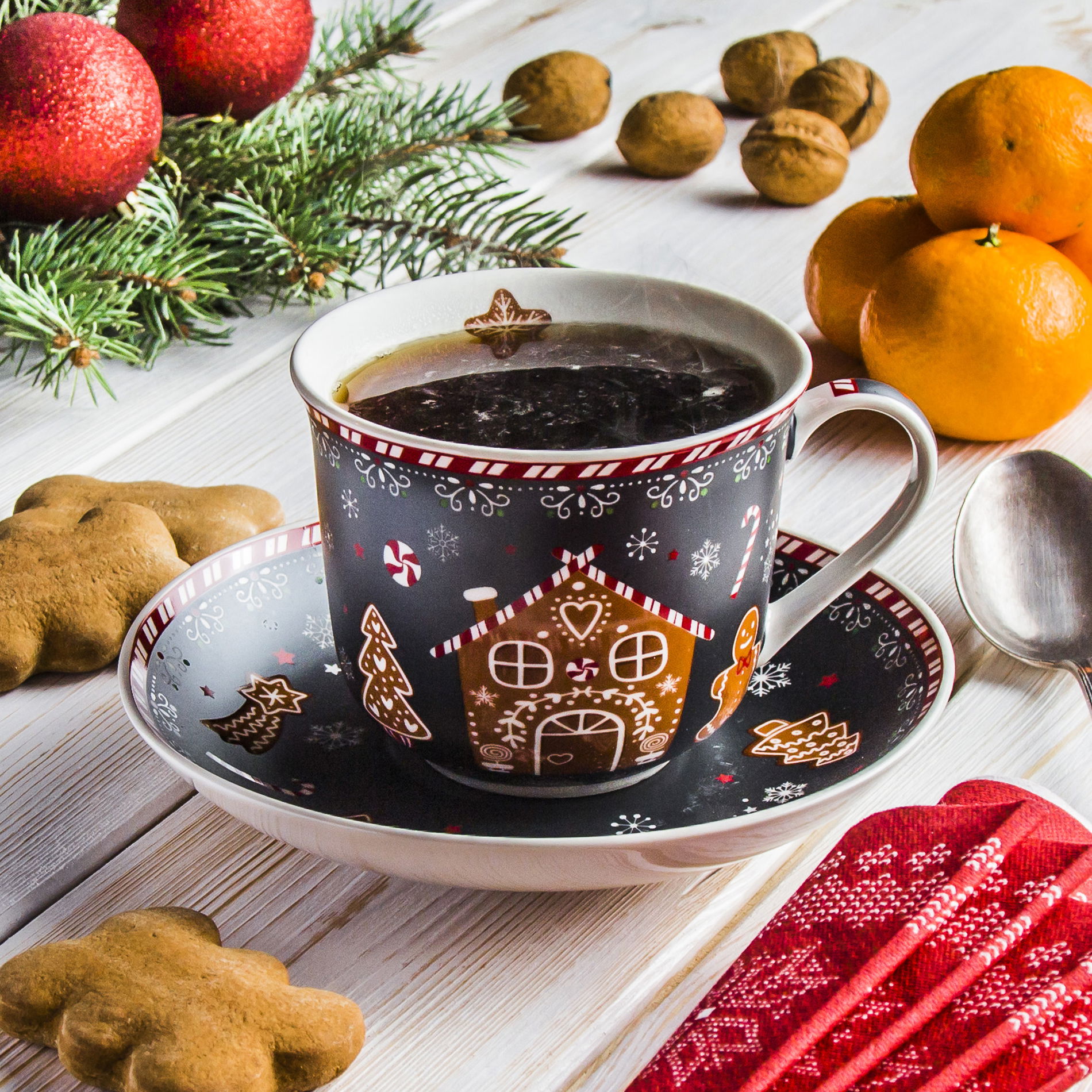 GINGERBREAD 400 ml porcelánový šálek na čaj a kávu s podšálkem
