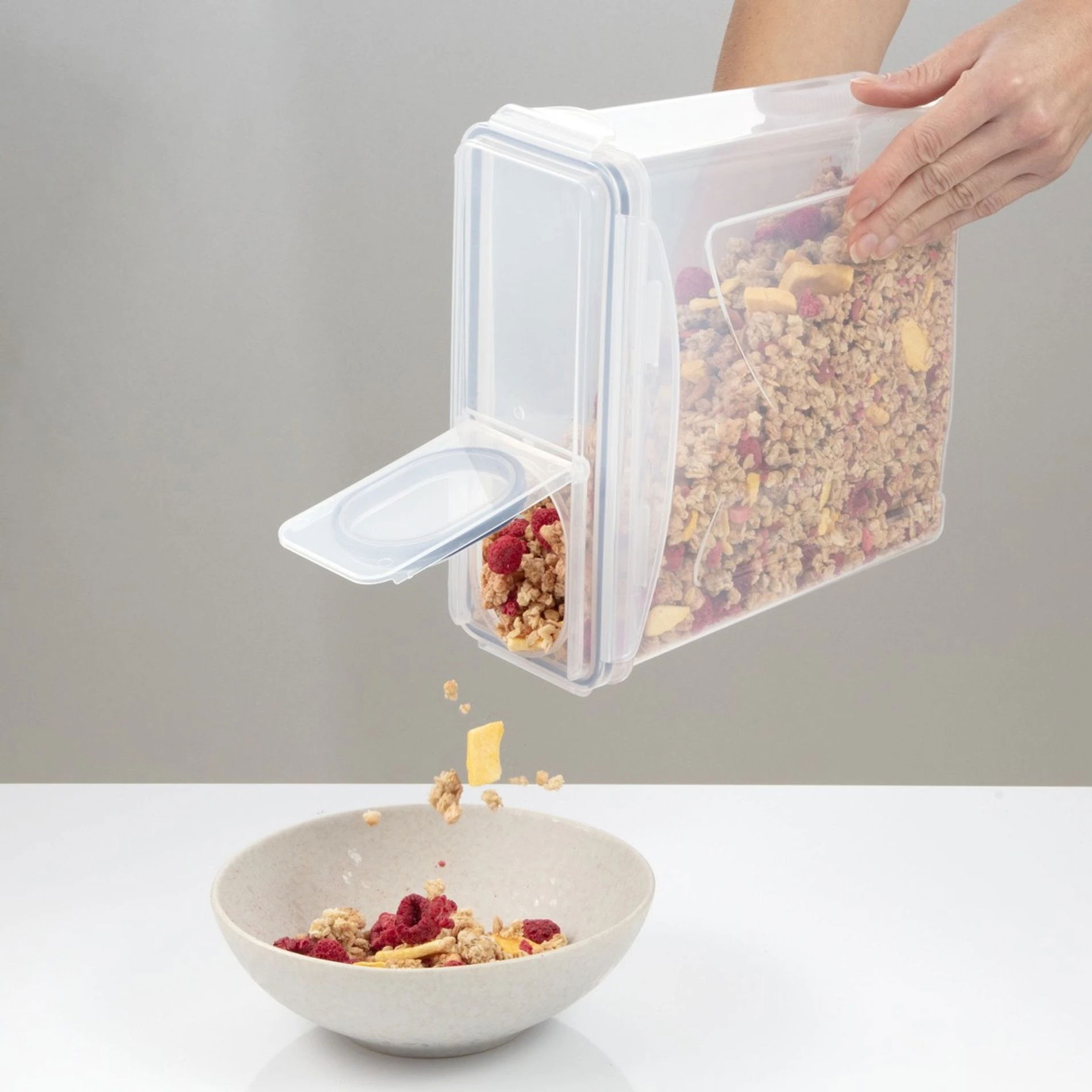 TESCOMA Freshbox 3,7  - pojemnik na produkty sypkie z dozownikiem