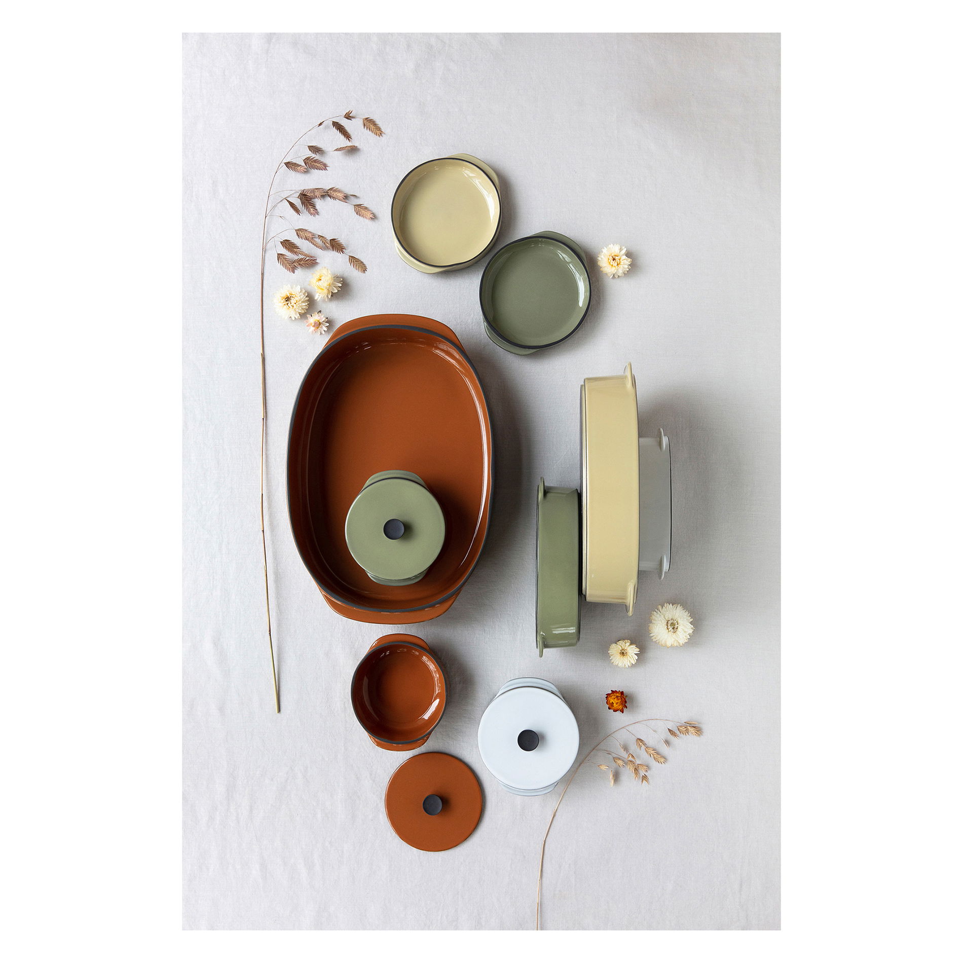 REVOL Caractere Biela Oblak 34 x 25 cm - žiaruvzdorná pekáč na pečenie z porcelánu