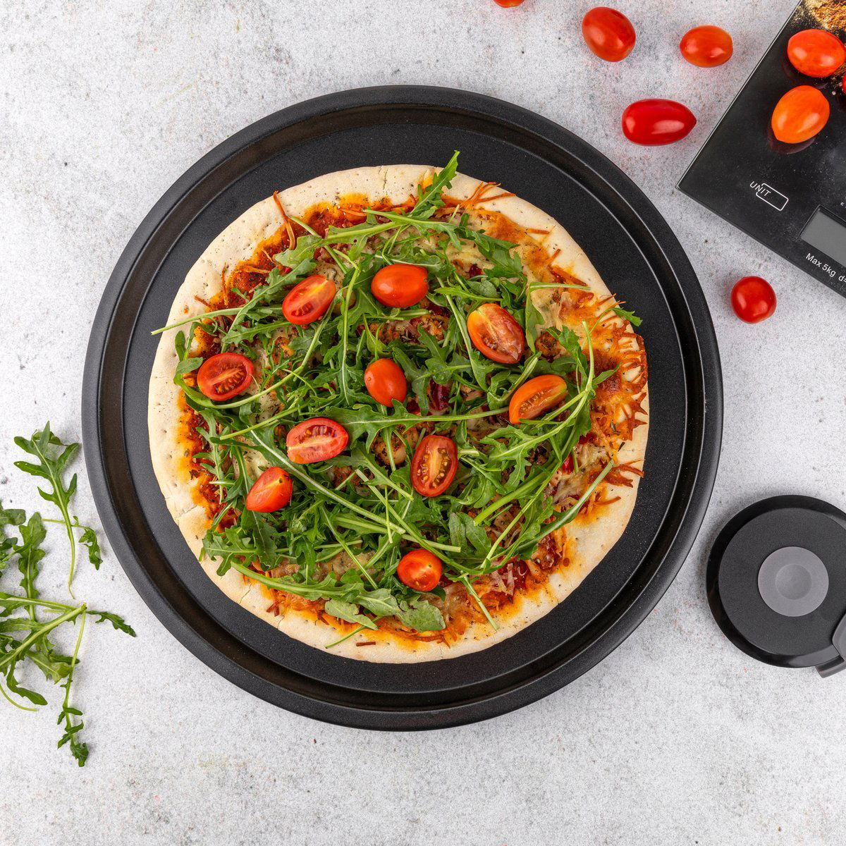Plech na pizzu z uhlíkové oceli FLORINA LIKORIS ČERNÁ 33 cm