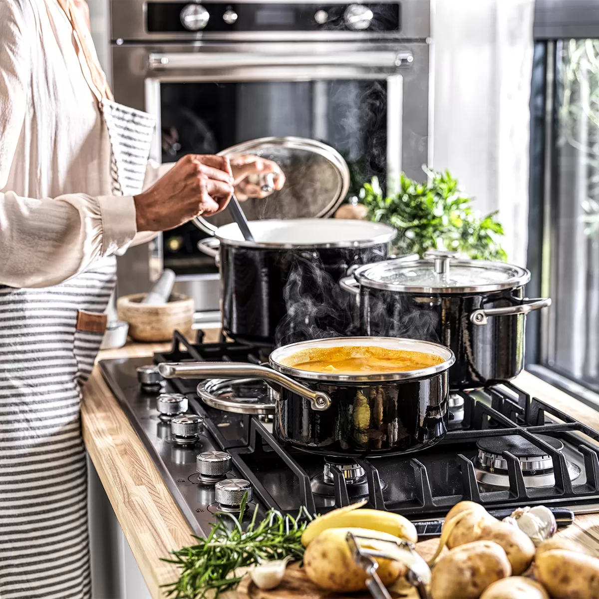 KITCHENAID Steel Core Enamel 6 l černý - smaltovaný hrnec s pokličkou