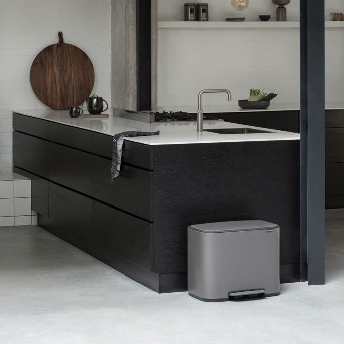 BRABANTIA Bo 34 l tmavě béžový - odpadkový koš s pedálem z nerezové oceli dvoukomorový