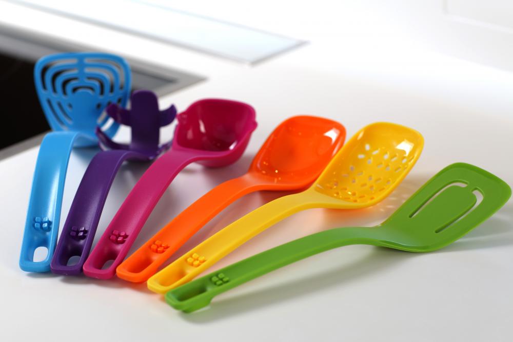 VIALLI DESIGN Colori - nylonová naběračka na špagety