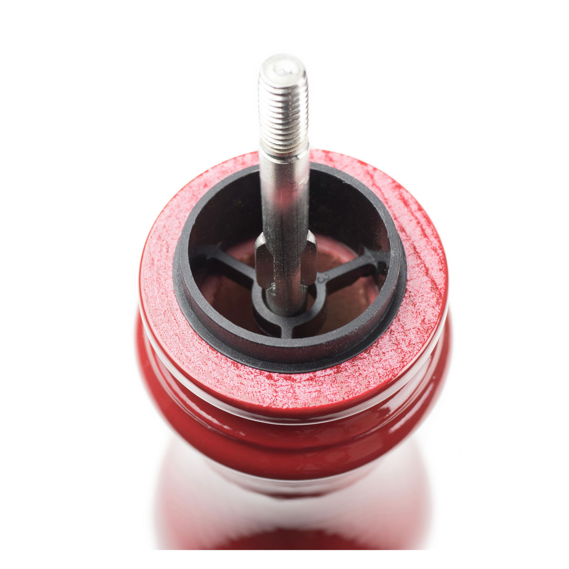 PEUGEOT Paris Lacquer Red Passion 12 cm tmavě červená - dřevěný ruční mlýnek na pepř