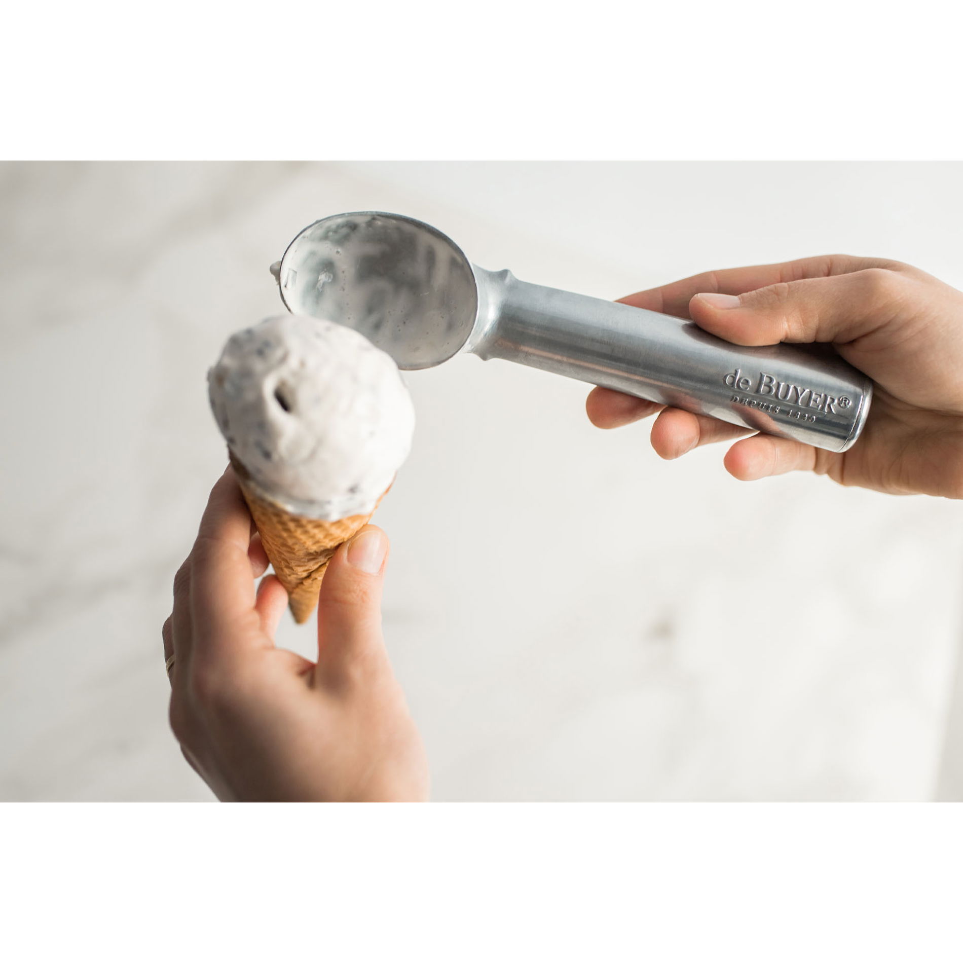 DE BUYER Cream 18 cm – hliníková odměrka / lžíce na zmrzlinu