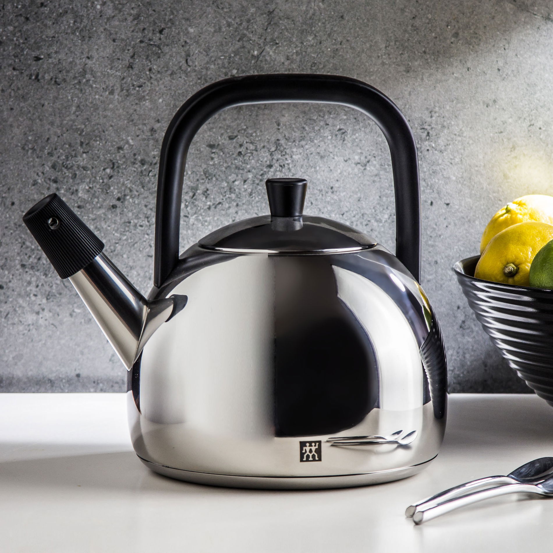 ZWILLING Plus 1,6 l - nerezová konvice na vaření vody s píšťalkou
