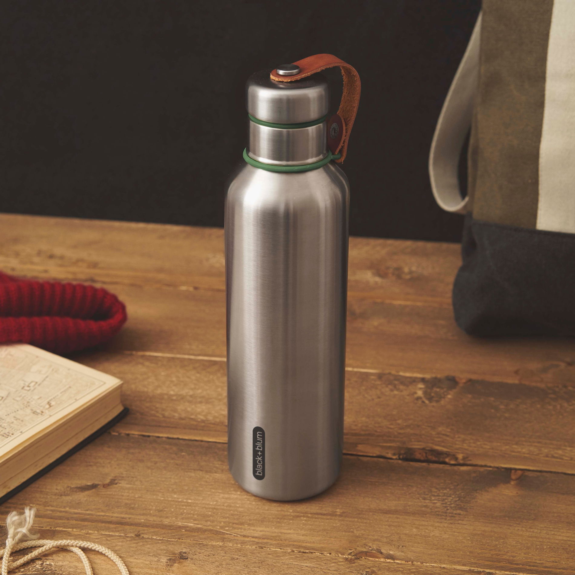 BLACK BLUM Outdoor 0,75 l olivová – ocelová, vakuová termoska na čaj a kávu