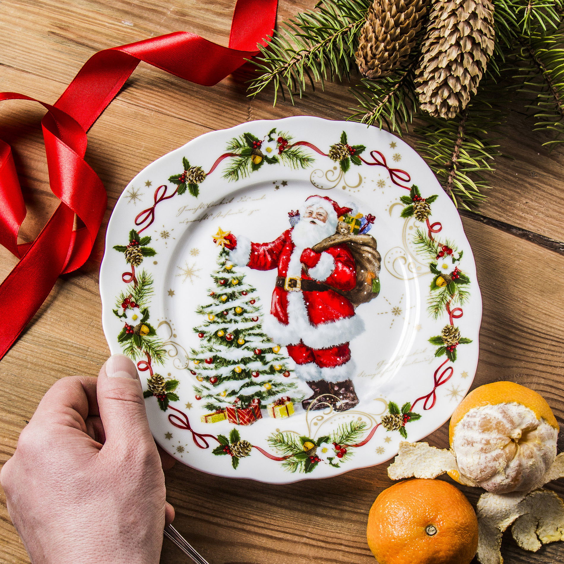 Porcelánový dezertní talíř MAGIC CHRISTMAS SANTA krémový 20 cm