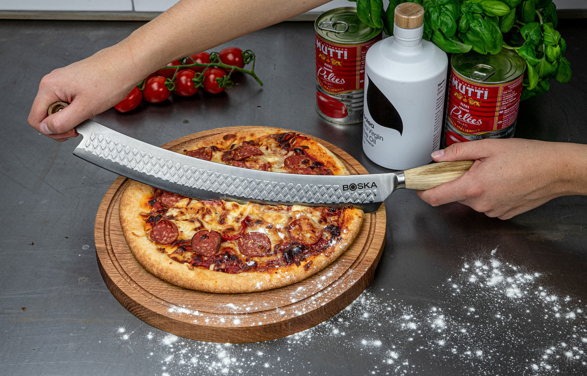BOSKA Oslo+ 44 cm – nerezový nůž na pizzu