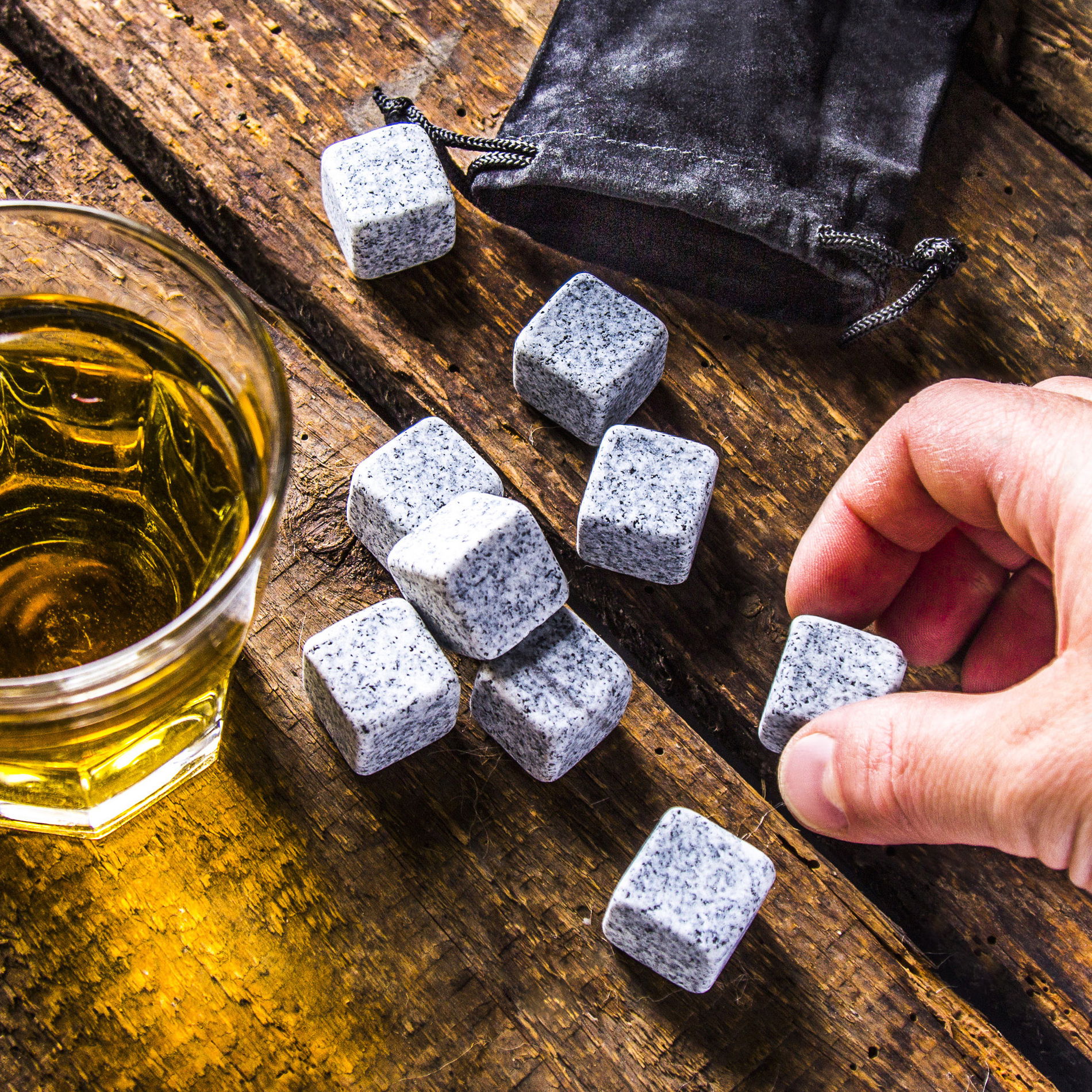 Chladící kamenné kostky do nápojů a whisky KONIGHOFFER PIETRE 9 ks