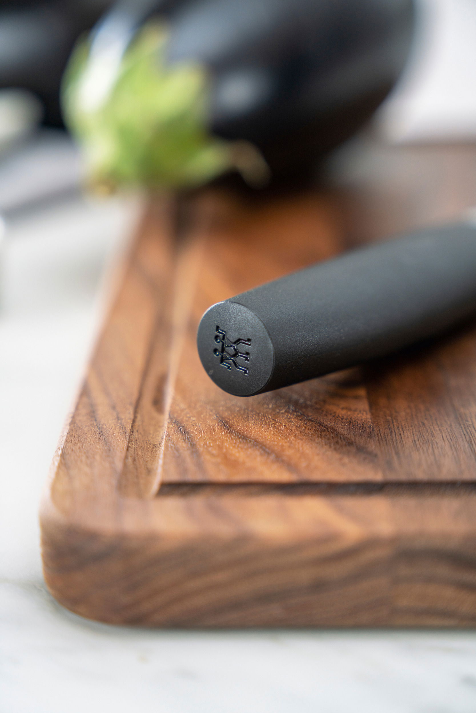 ZWILLING Now S 20 cm - nôž na chlieb z nehrdzavejúcej ocele