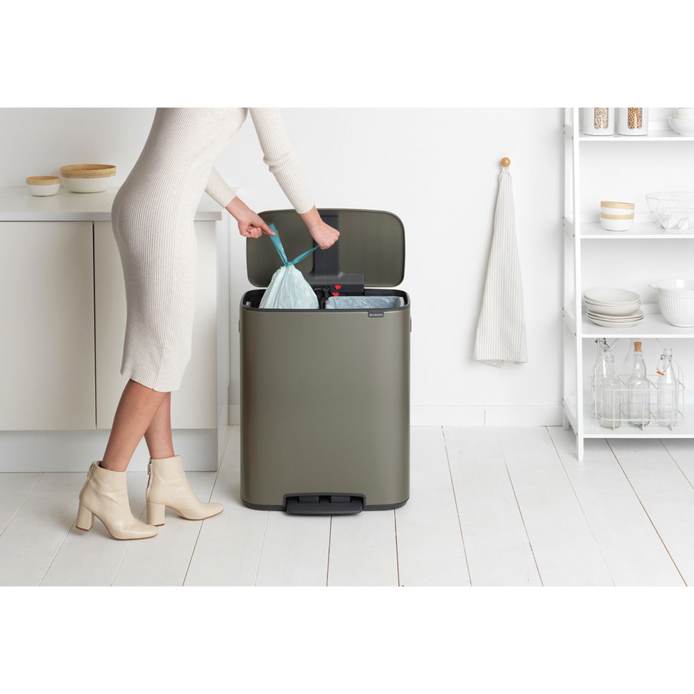 BRABANTIA Bo 2 x 30 l tmavě béžový - nerezový koš na třídění odpadu dvoukomorový s pedálem