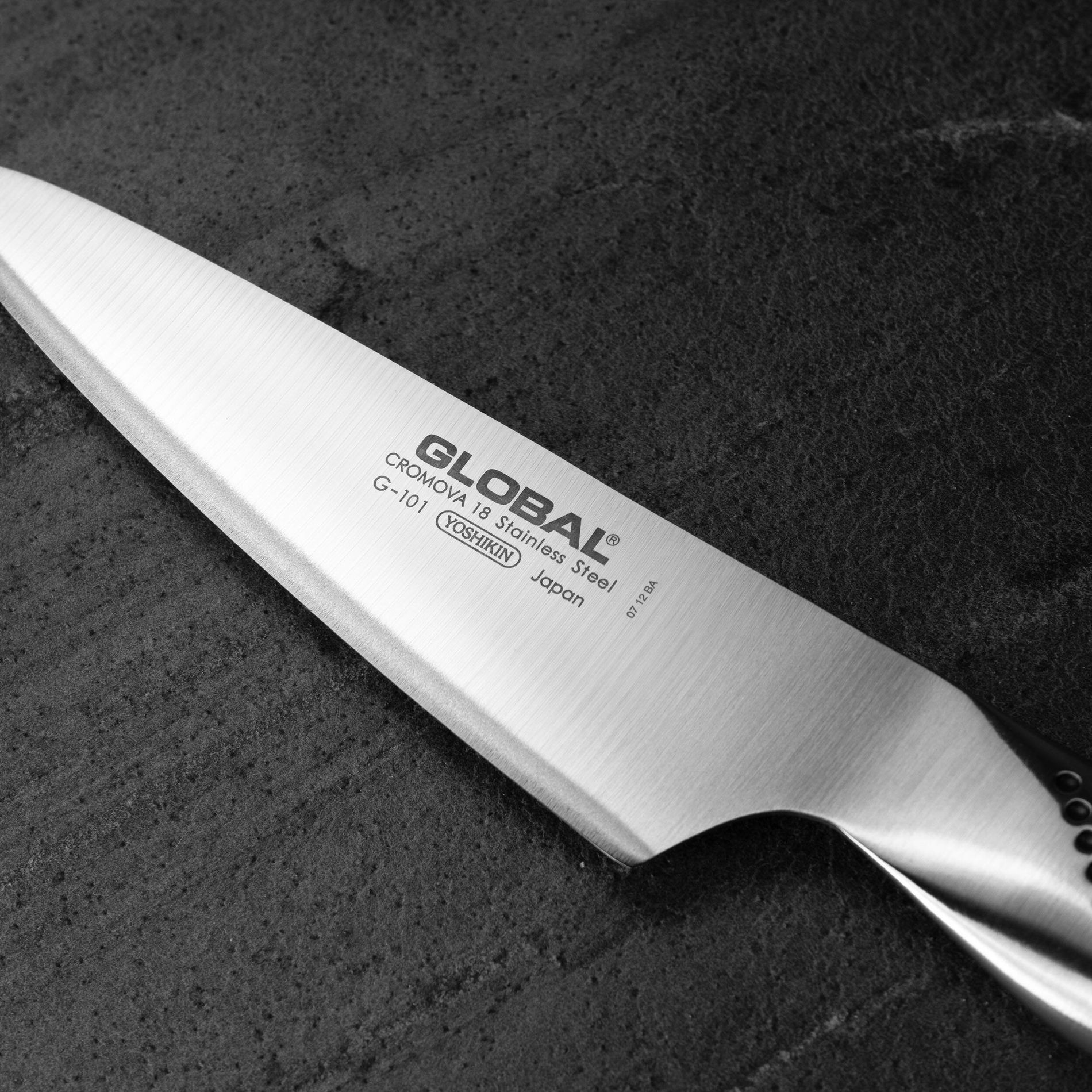 GLOBAL G-101 13 cm - kuchařský nůž z nerezové oceli