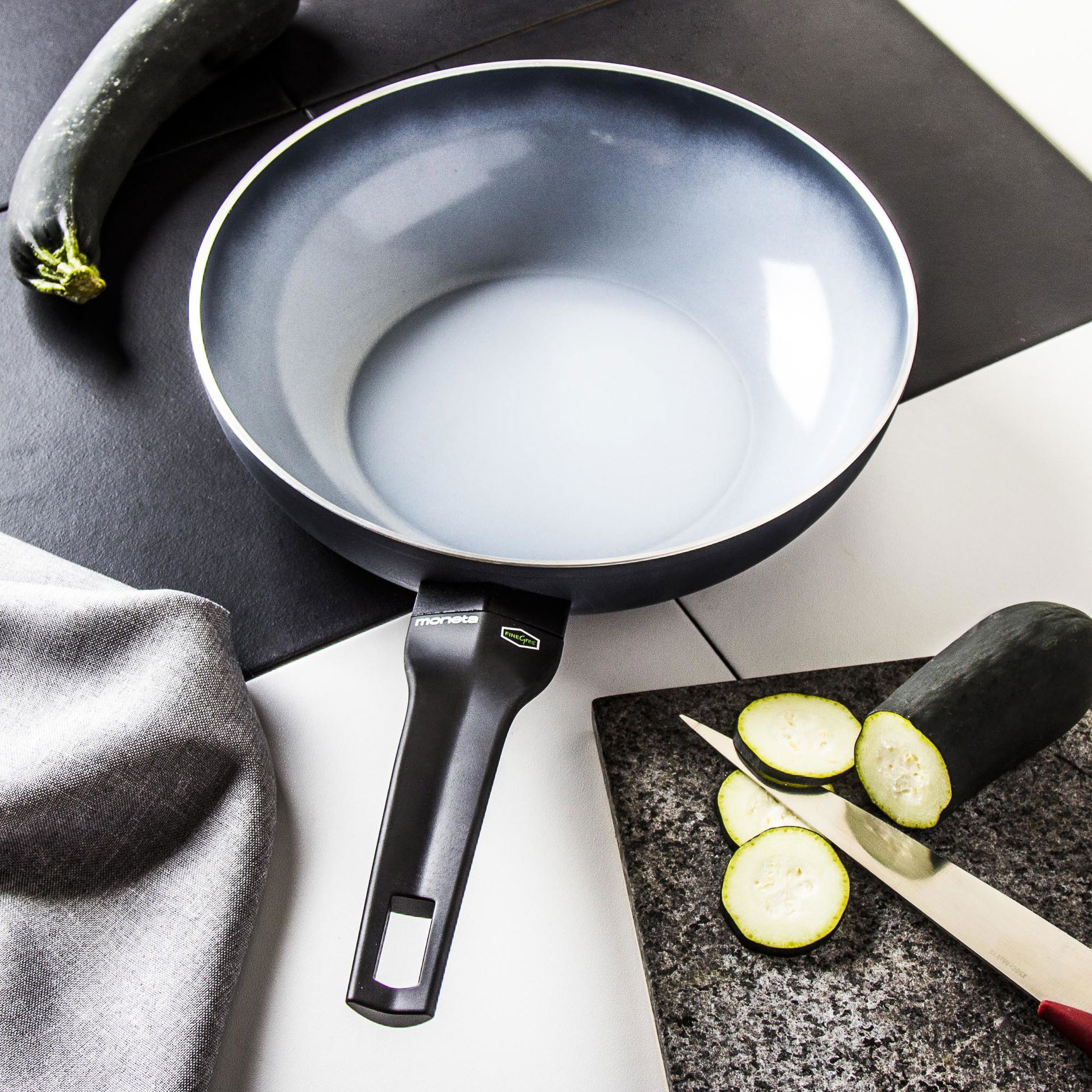 MONETA Aria Finegress šedá 28 cm - keramická pánev wok