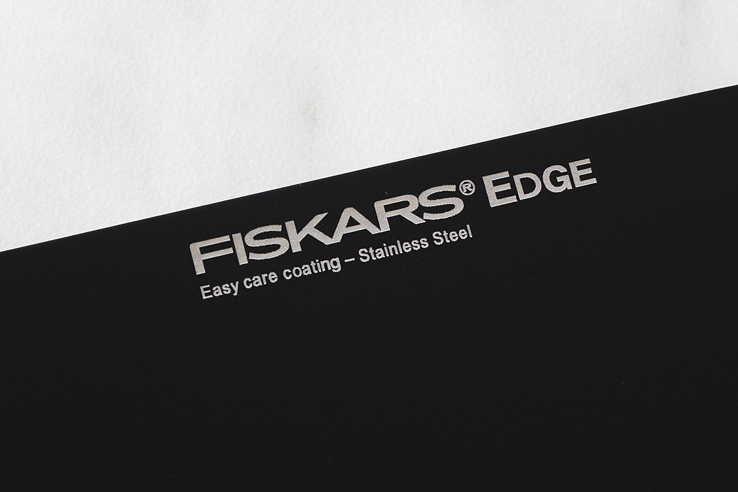 Nůž šéfkuchaře z nerezové oceli FISKARS EDGE 20 cm