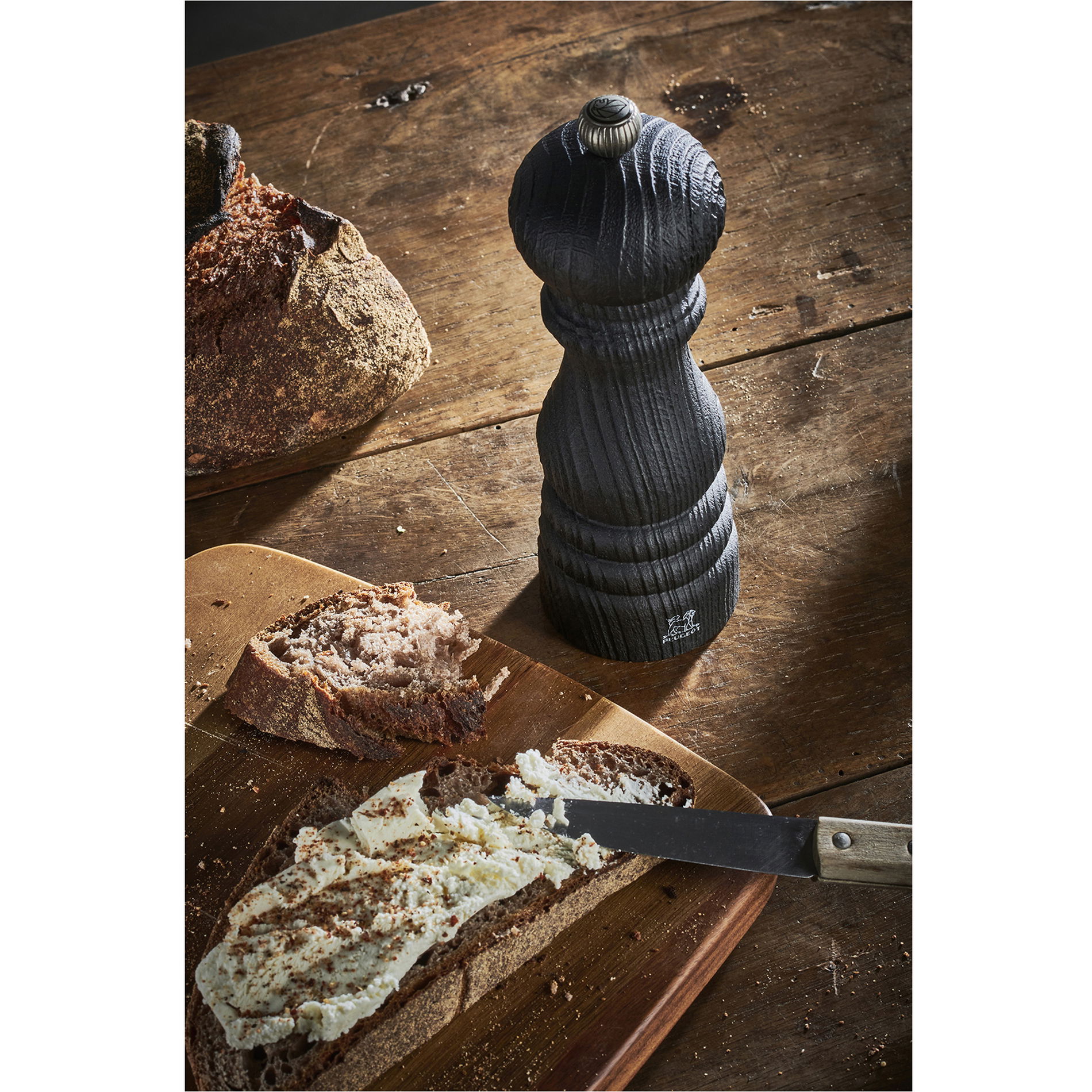 PEUGEOT Paris Nature Black 18 cm - młynek do pieprzu drewniany ręczny