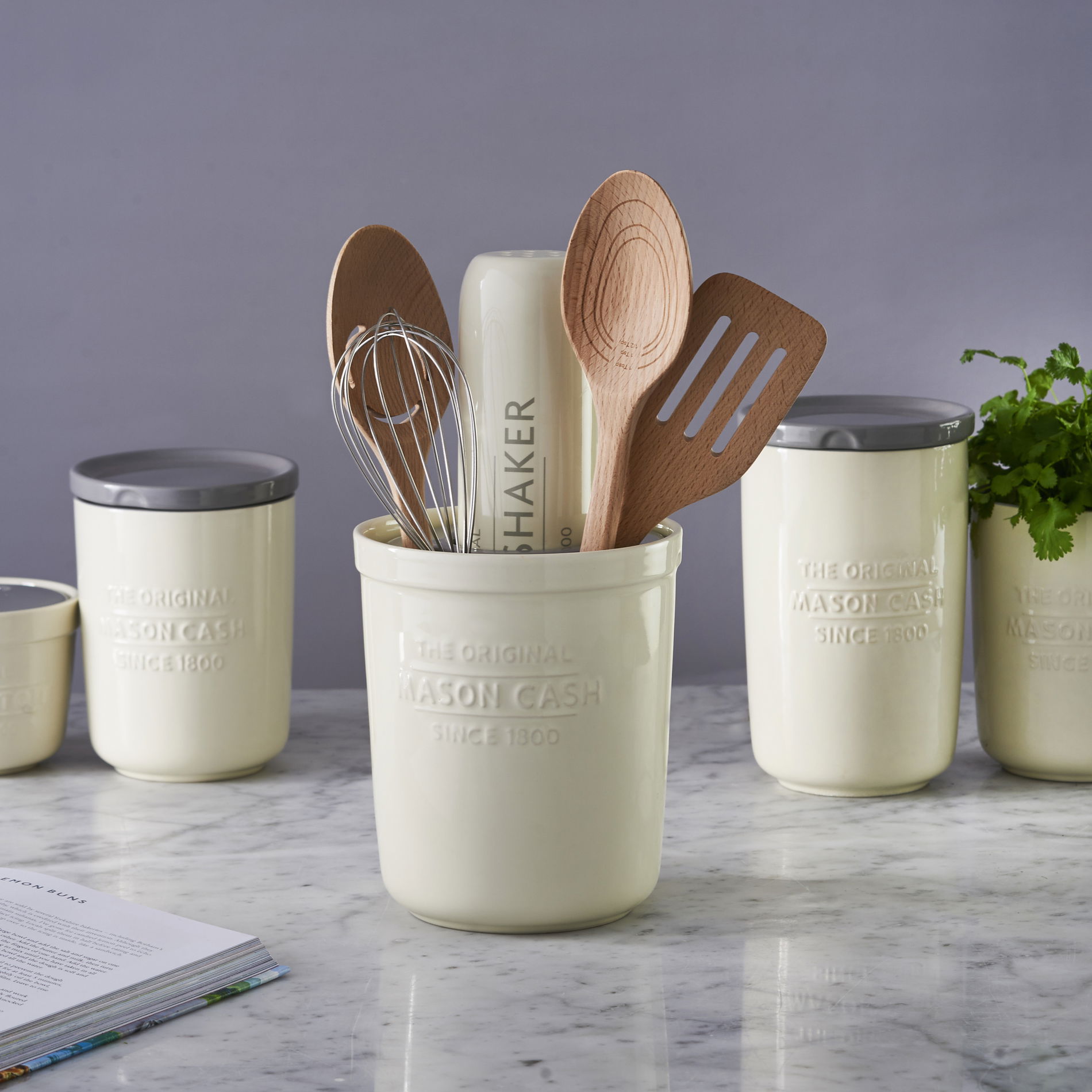 MASON CASH Innovative Kitchen biely - keramický držiak na kuchynské pomôcky