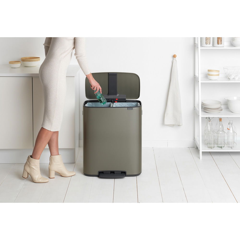 BRABANTIA Bo 2 x 30 l tmavě béžový - nerezový koš na třídění odpadu dvoukomorový s pedálem