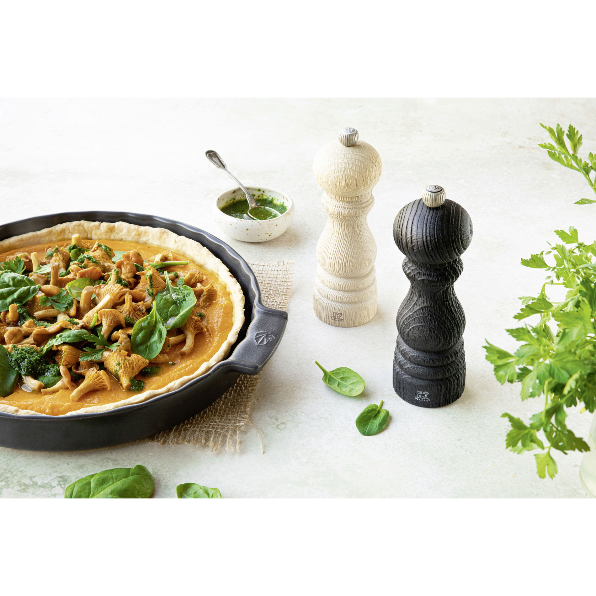 PEUGEOT Paris Nature Black 18 cm - młynek do pieprzu drewniany ręczny