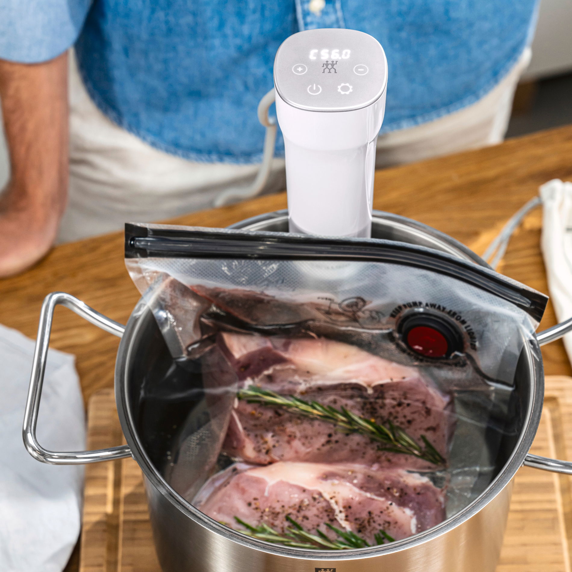 ZWILLING Fresh & Save 8 ks. - vakuové vrecká s pumpičkou a cirkulátorom pre sous vide