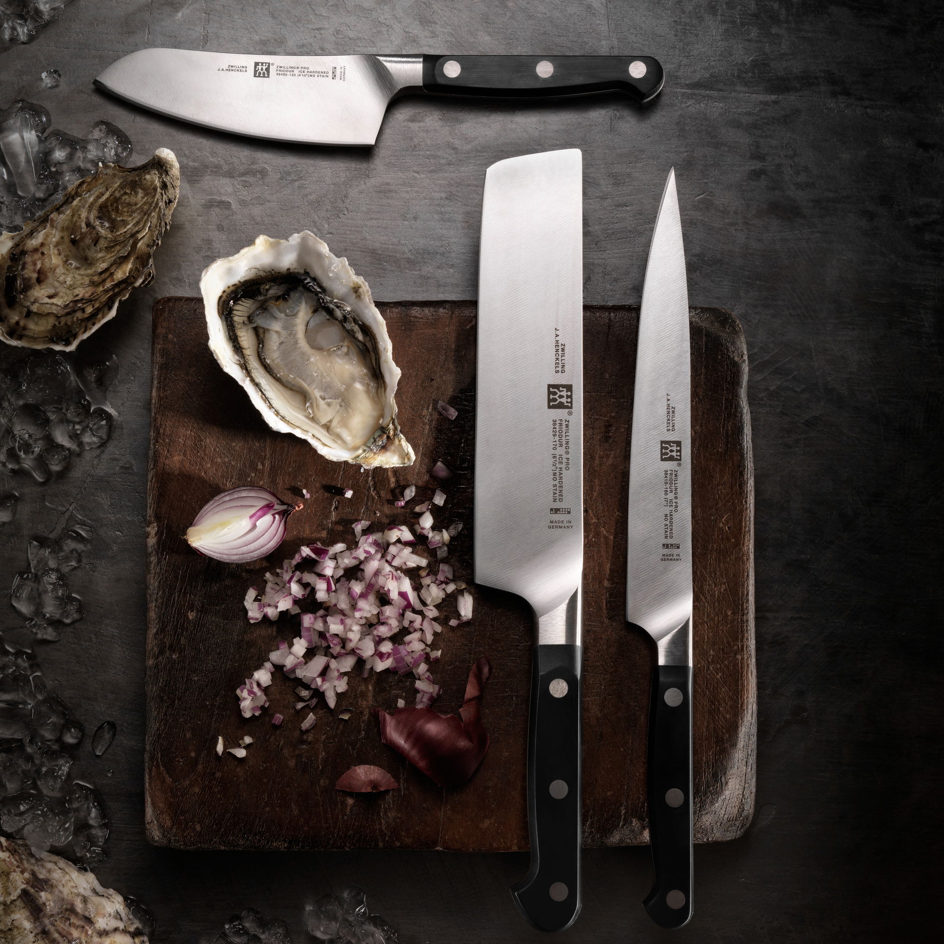 ZWILLING Pro 16 cm - nůž na klobásy z nerezové oceli