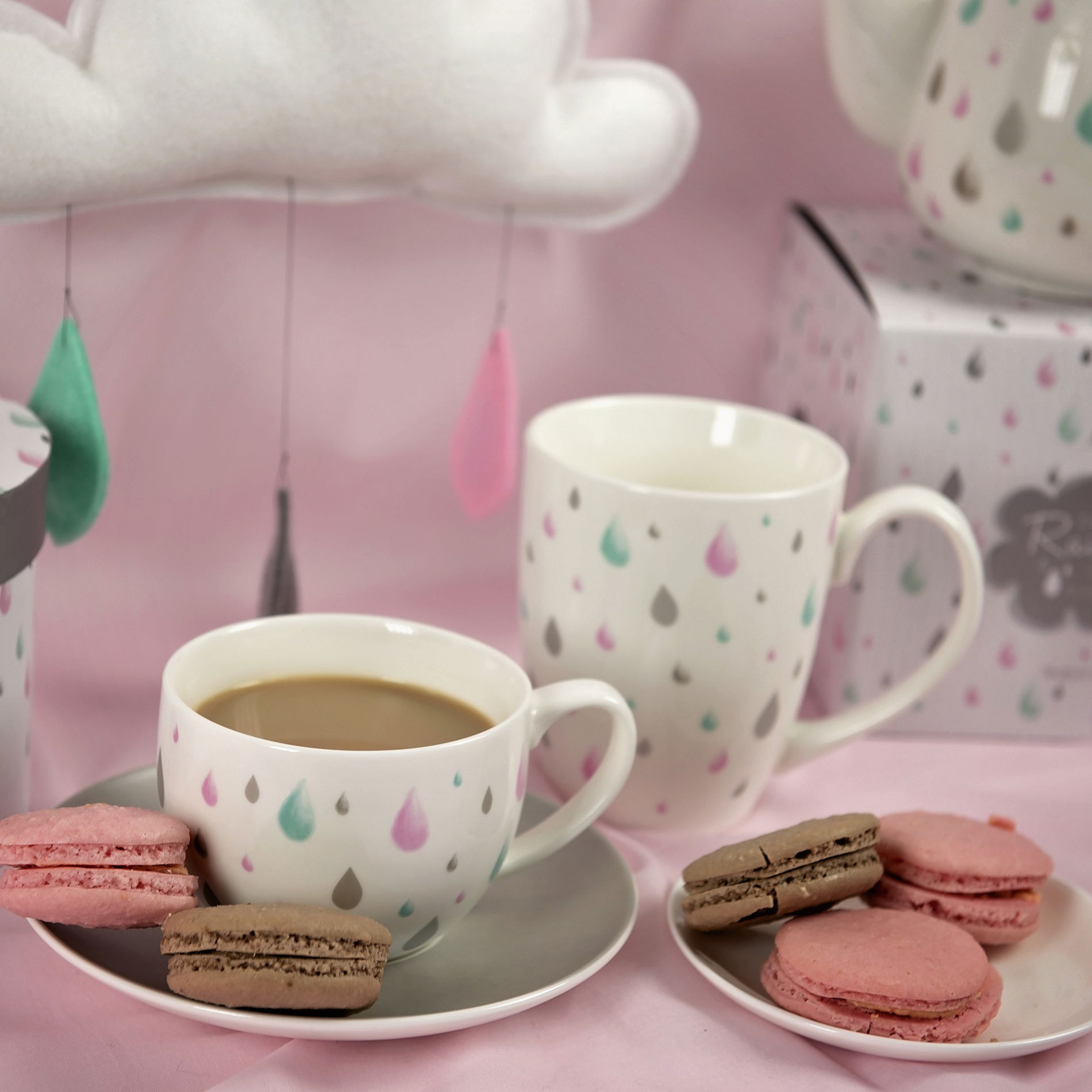 Porcelánový šálek na kávu a čaj s podšálkem ASHDENE RAINDROP bílý 250 ml