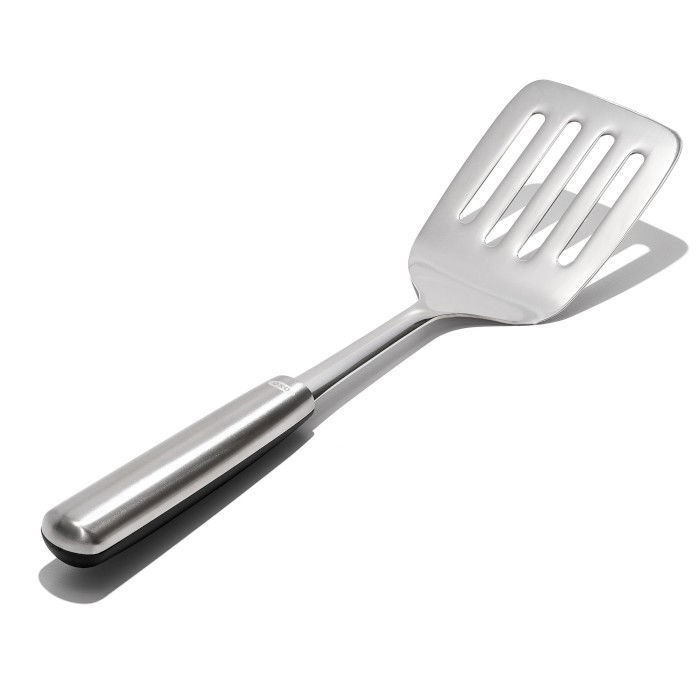 OXO Steel 33 cm - dierkovaná kuchynská lopatka z nehrdzavejúcej ocele