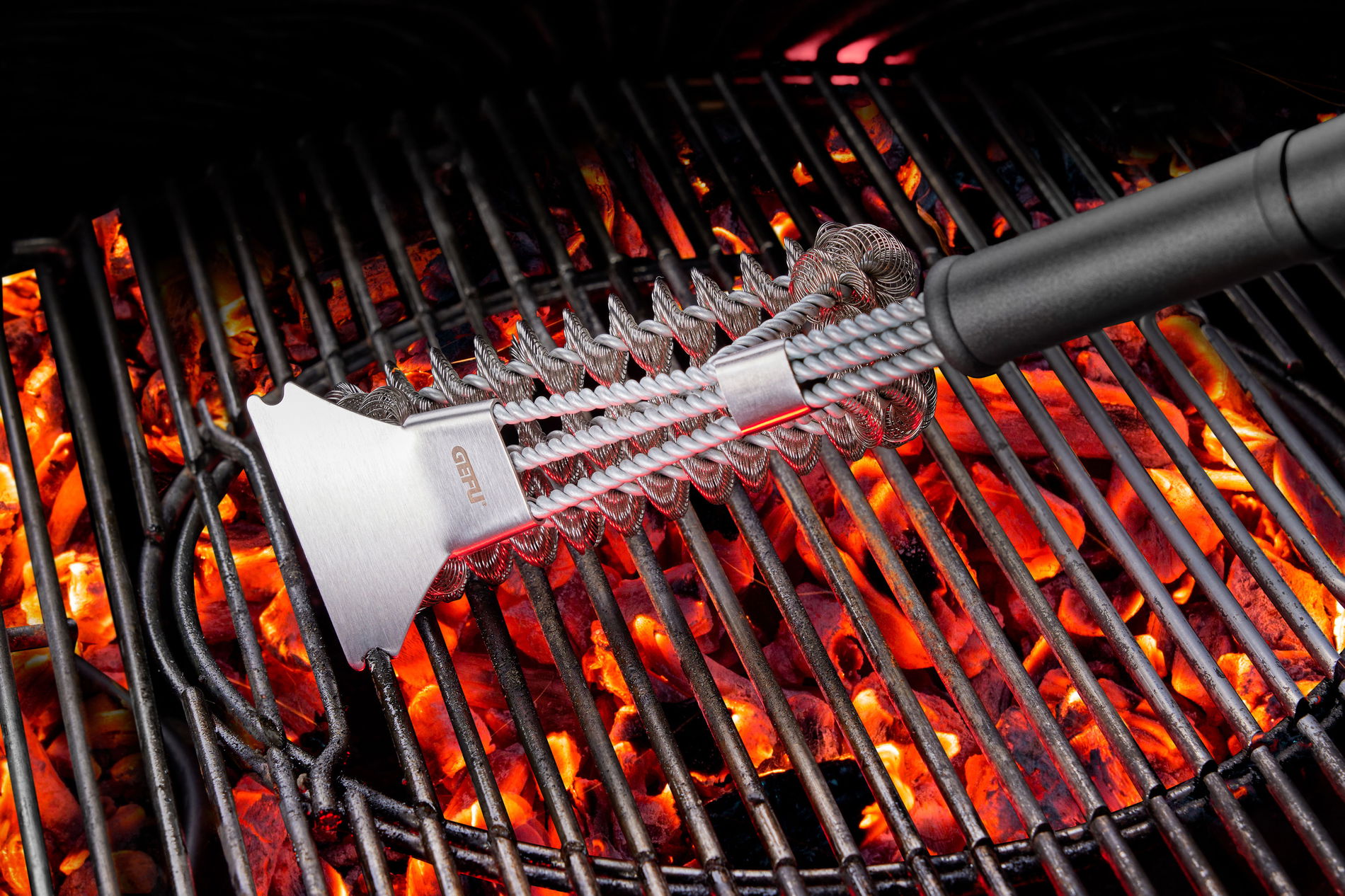 GEFU BBQ 44 cm - nerezový kartáč na gril
