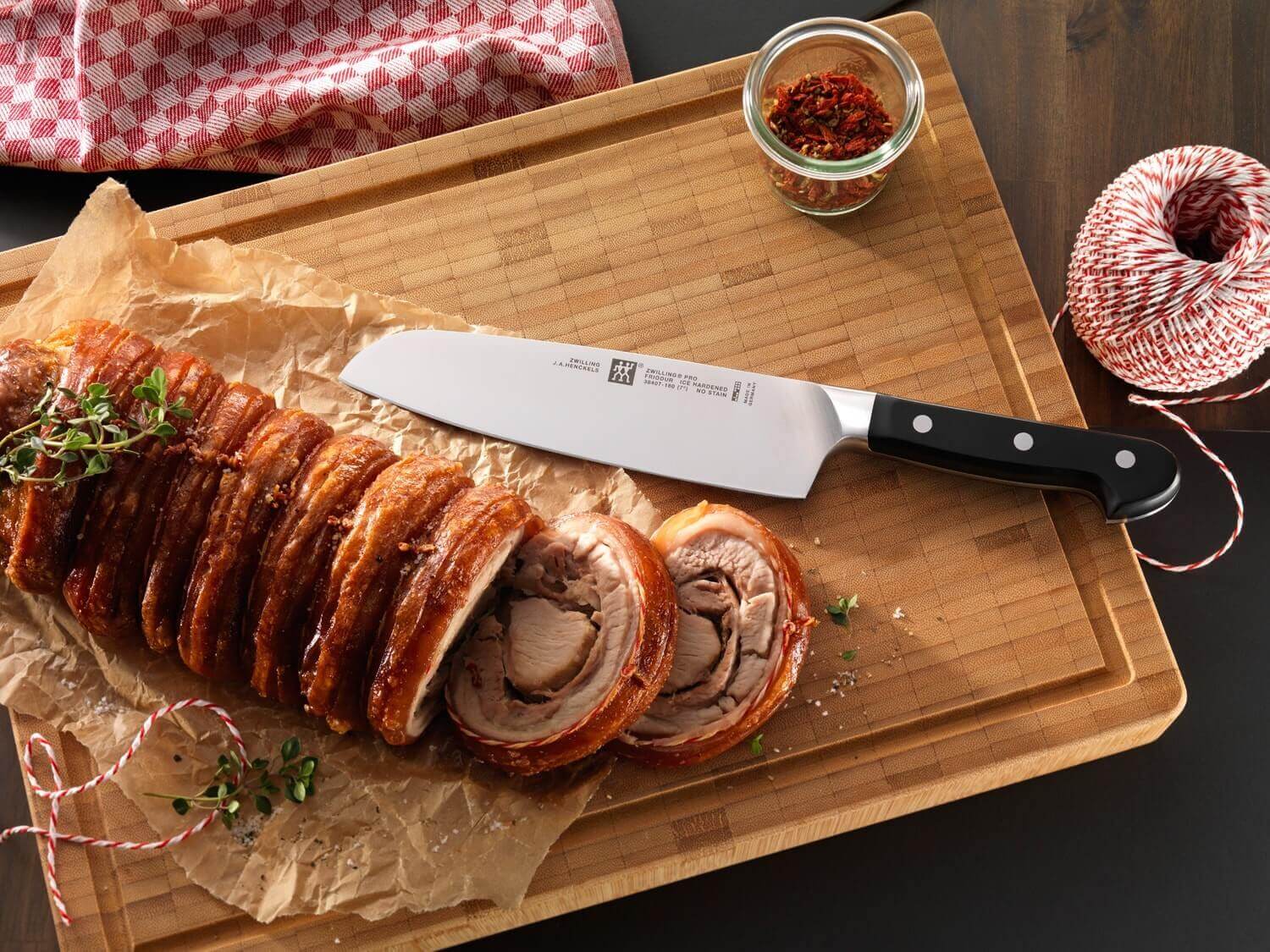 ZWILLING Pro 18 cm - nóż Santoku ze stali węglowej